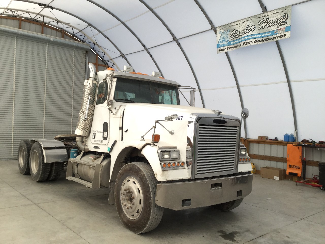 Freightliner FLD120SD Hub for Sale