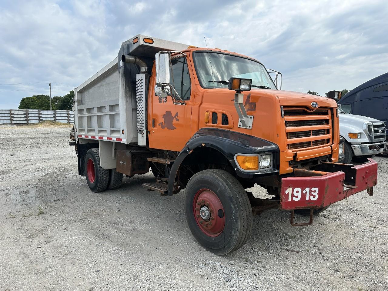 Ford L8501 Parts Unit for Sale