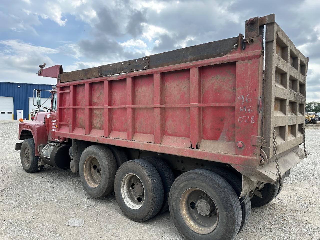 Mack RB600 Parts Unit for Sale