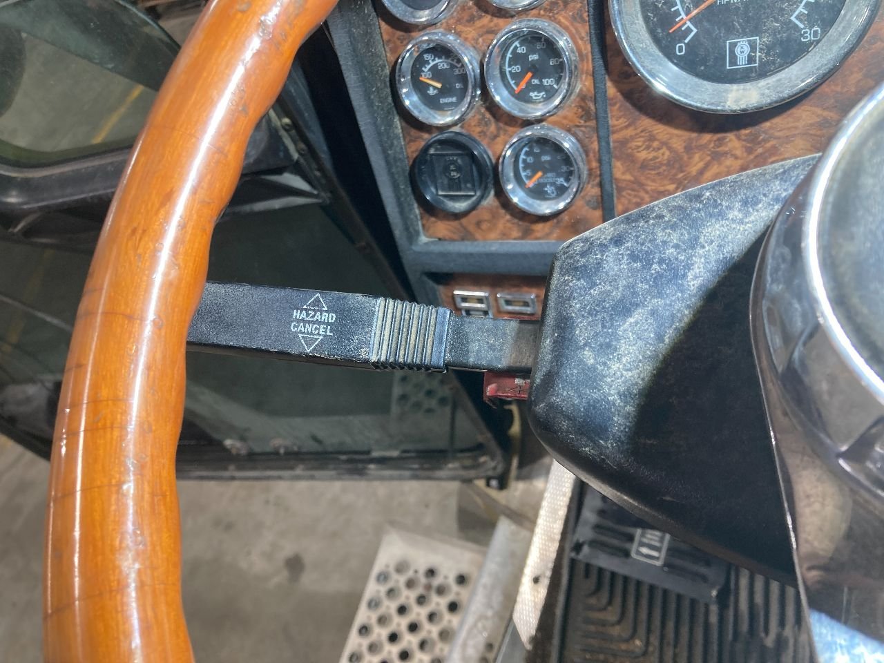 VERIFY Kenworth T600 Turn Signal/Column Switch for Sale