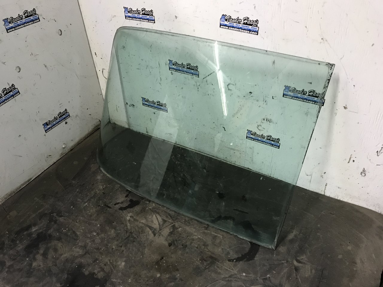 Mack DM600 Windshield for Sale
