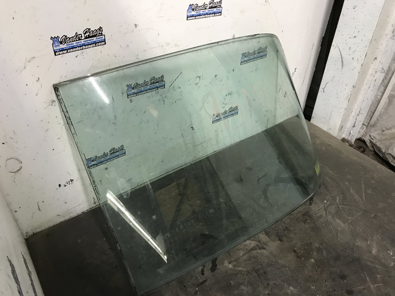 Mack DM600 Windshield for Sale
