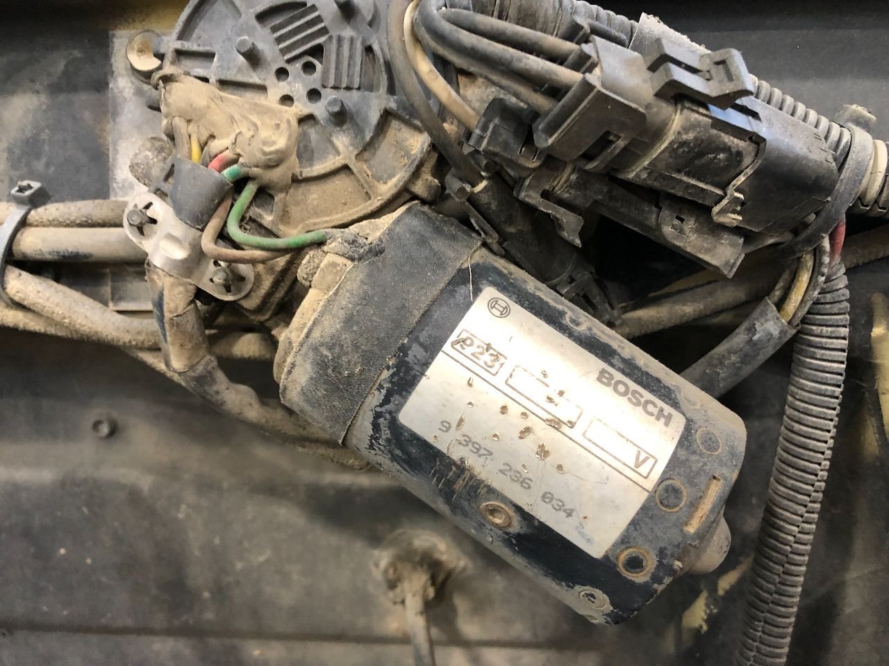 9 397 236 034 | Volvo WG Windshield Wiper Motor for Sale