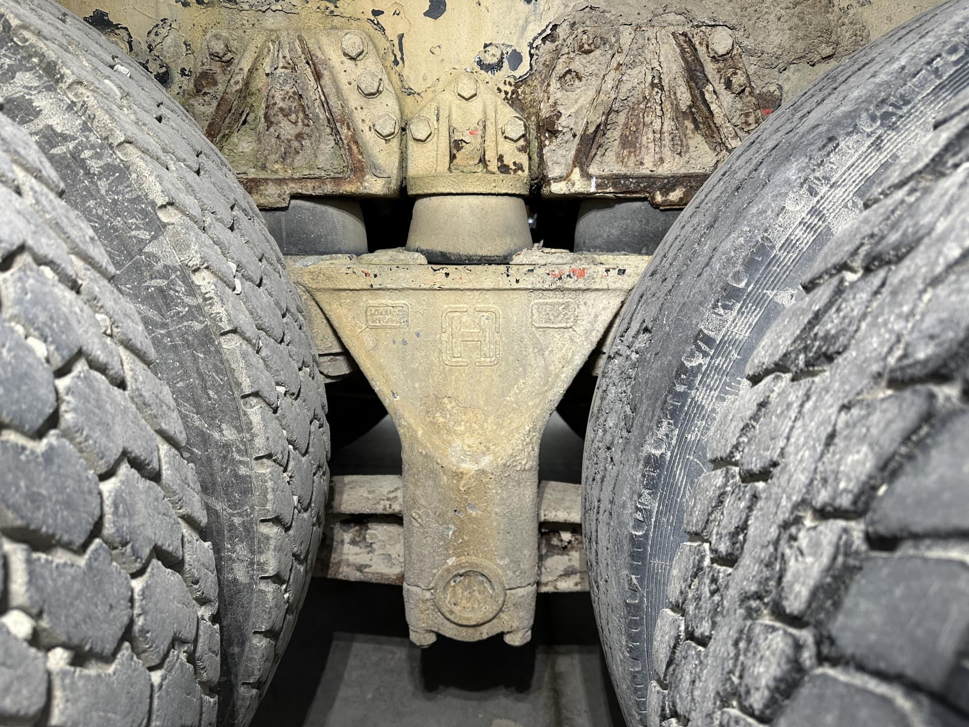 Eaton DS461P Axle Housing for Sale