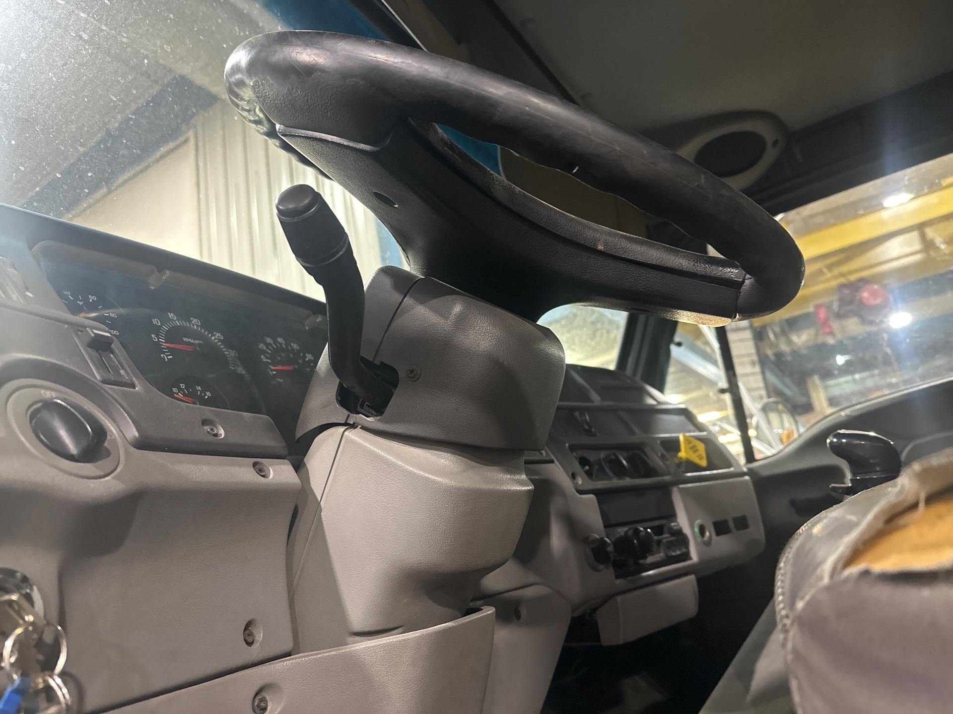 Ford L8501 Steering Column for Sale