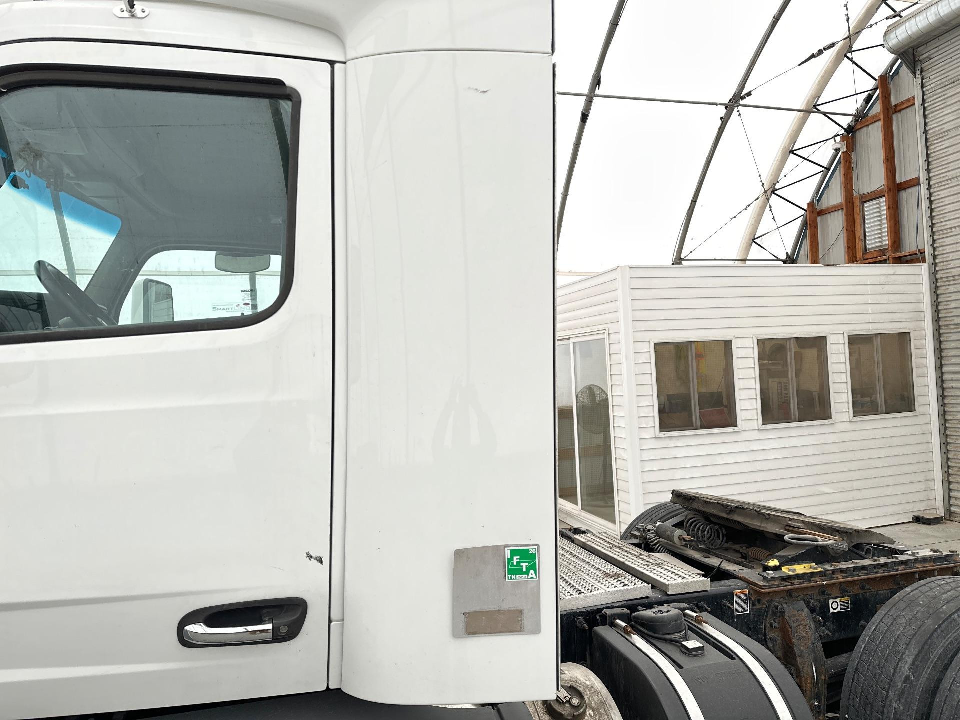 R33-1280 | Peterbilt 567 Side Fairing/Cab Extender for Sale