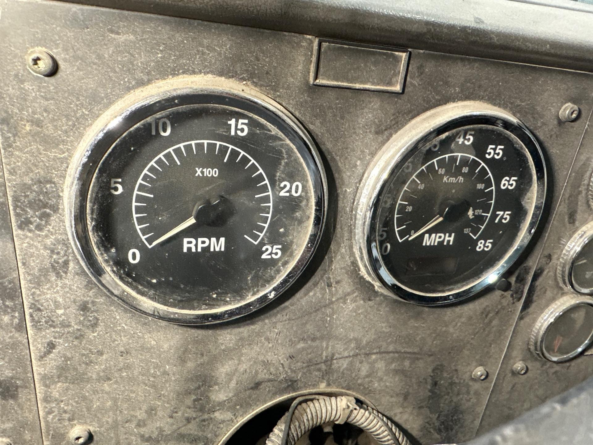 International 9100 Speedometer Instrument Cluster for Sale
