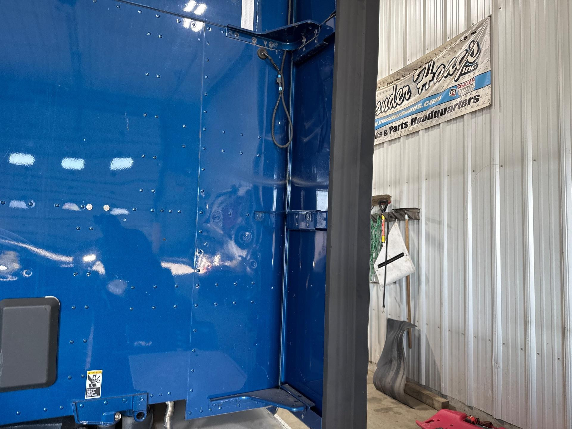 VERIFY | Kenworth T680 Side Fairing/Cab Extender for Sale