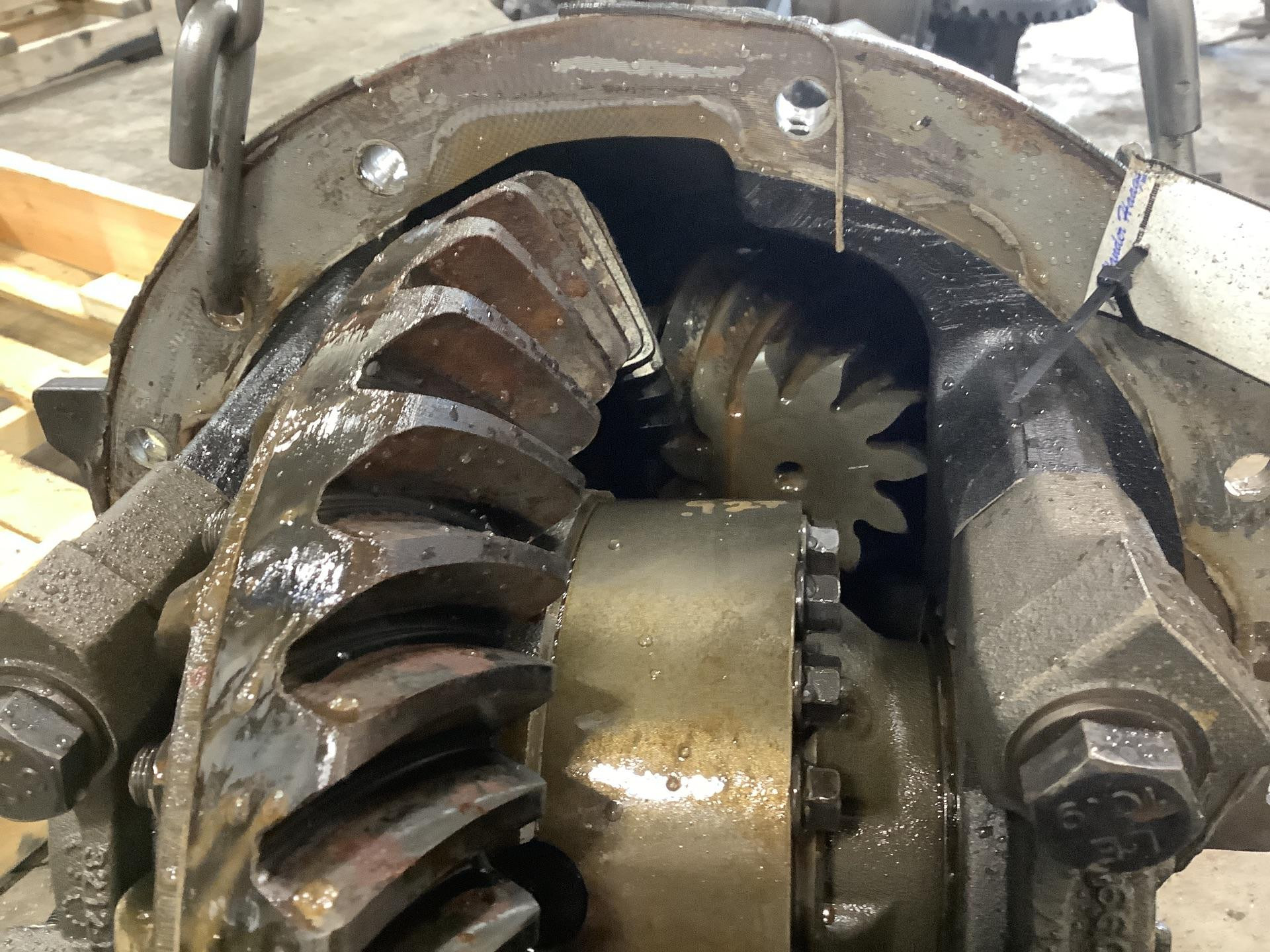 Meritor 3200V2050 Rear Differential | Carrier Assembly for Sale