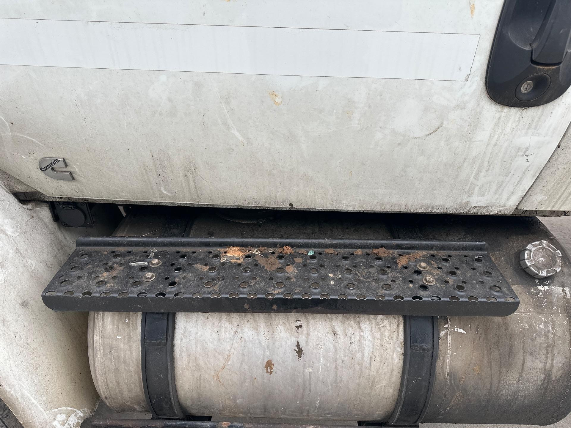 International MV607 Step (Frame, Fuel Tank, Faring) for Sale