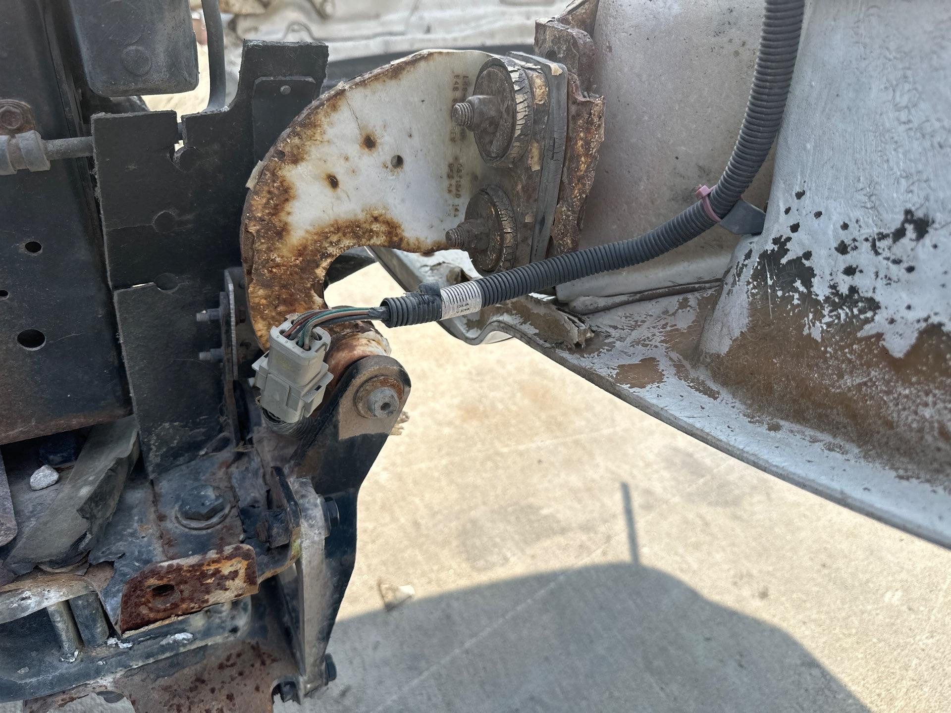 a62-6031 | Peterbilt 386 Hood Hinge for Sale