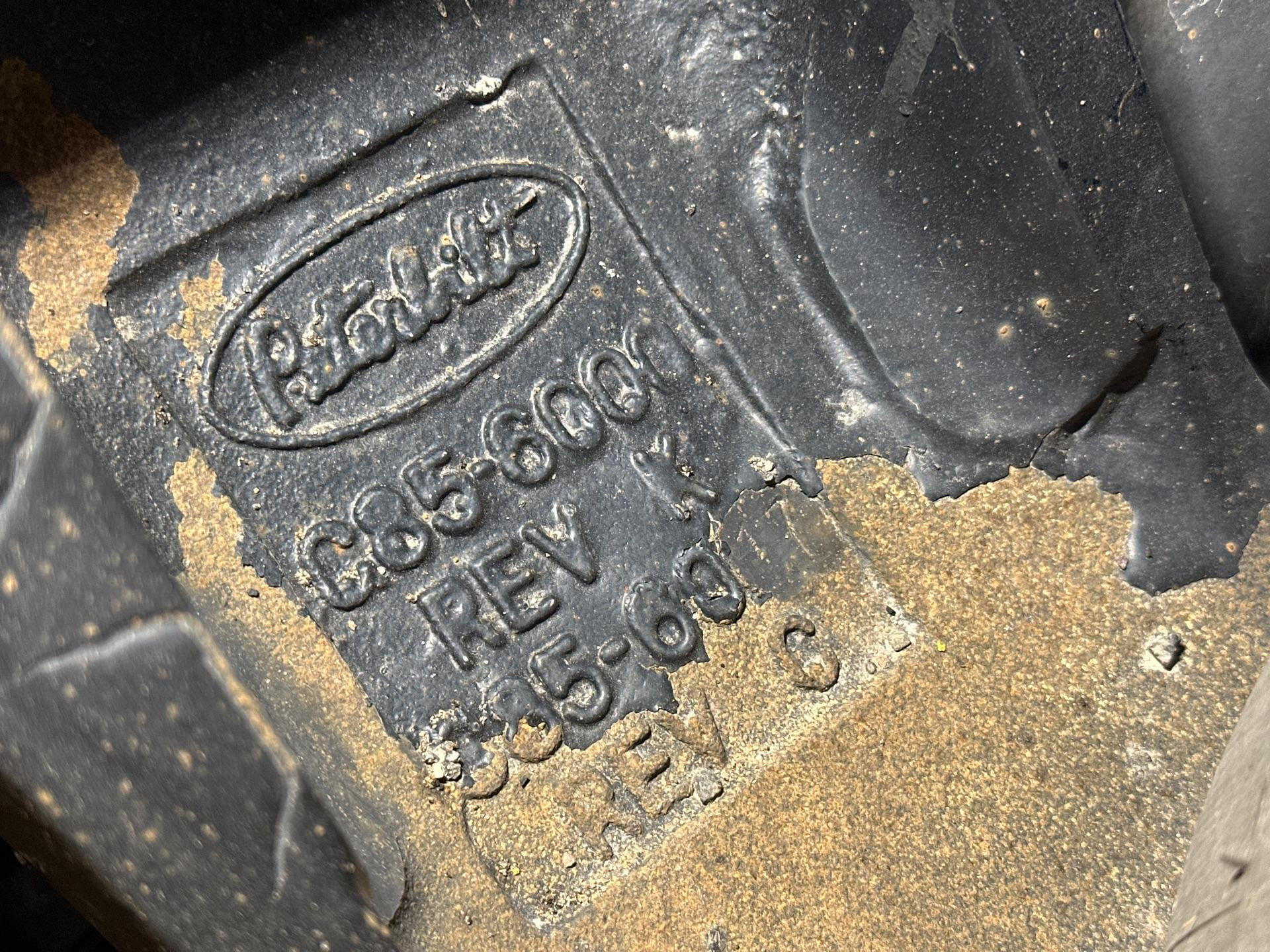 Peterbilt 579 Suspension Air Spring Pedestal for Sale