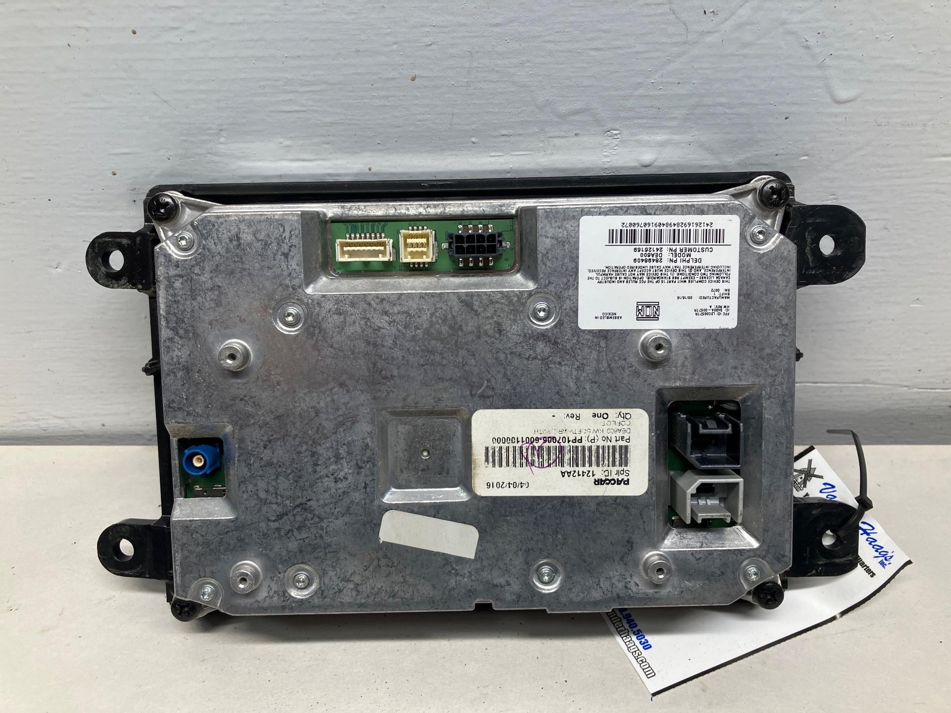 24126169 & 24126179 | Kenworth T680 A/V Equipment (Radio) for Sale