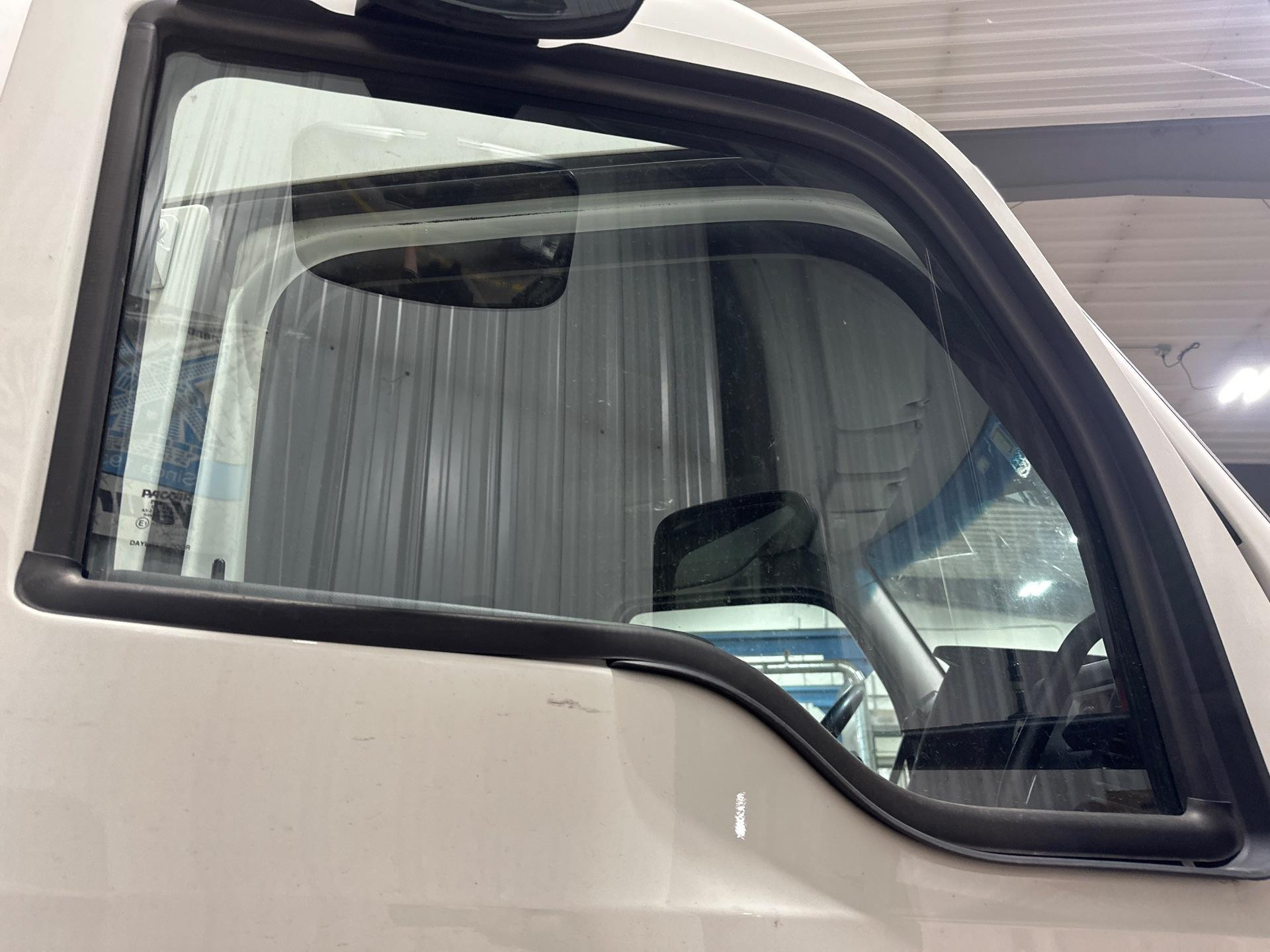 Kenworth T880 Door Glass for Sale