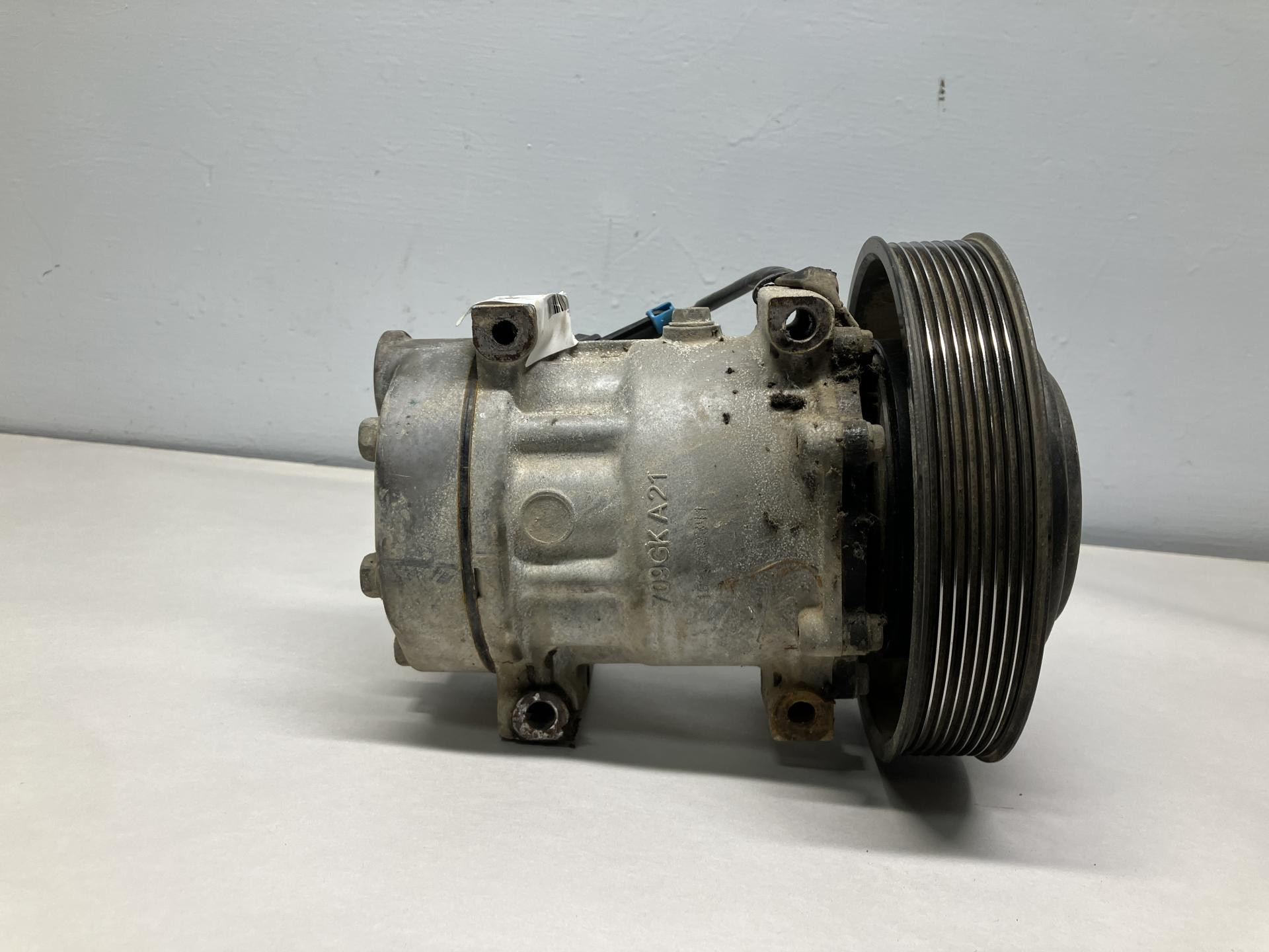 まこC Mack CXU613 Air Conditioner Compressor for Sale
