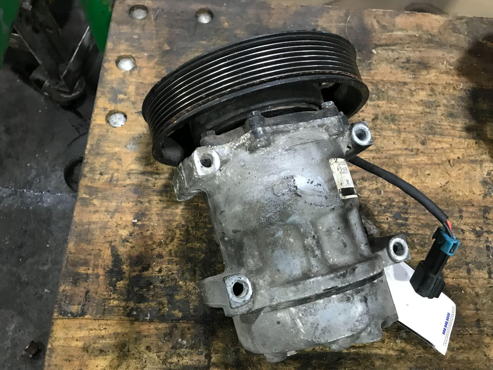 Volvo VNL Air Conditioner Compressor for Sale