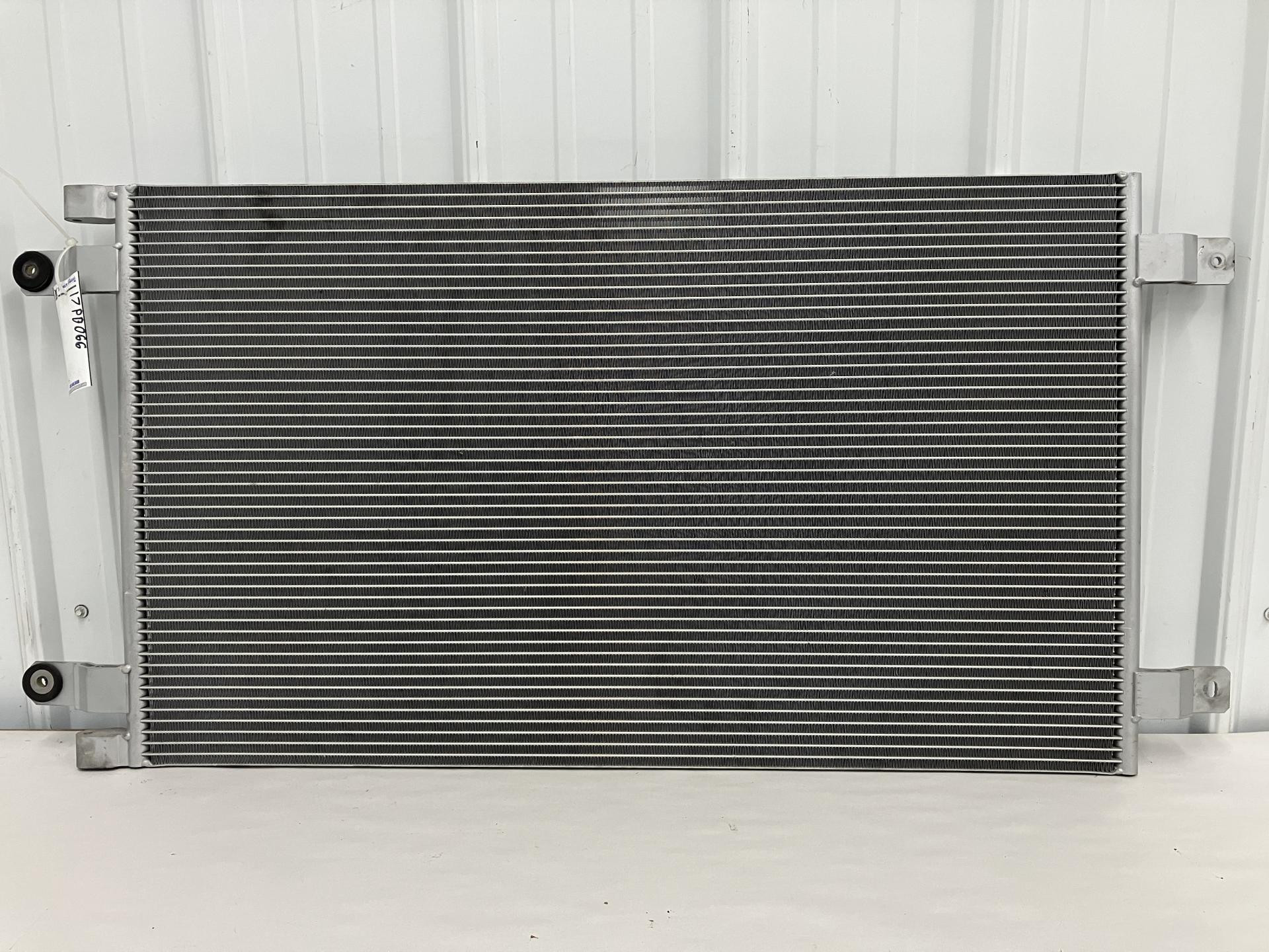 Z9206001 | Peterbilt 579 Air Conditioner Condenser for Sale
