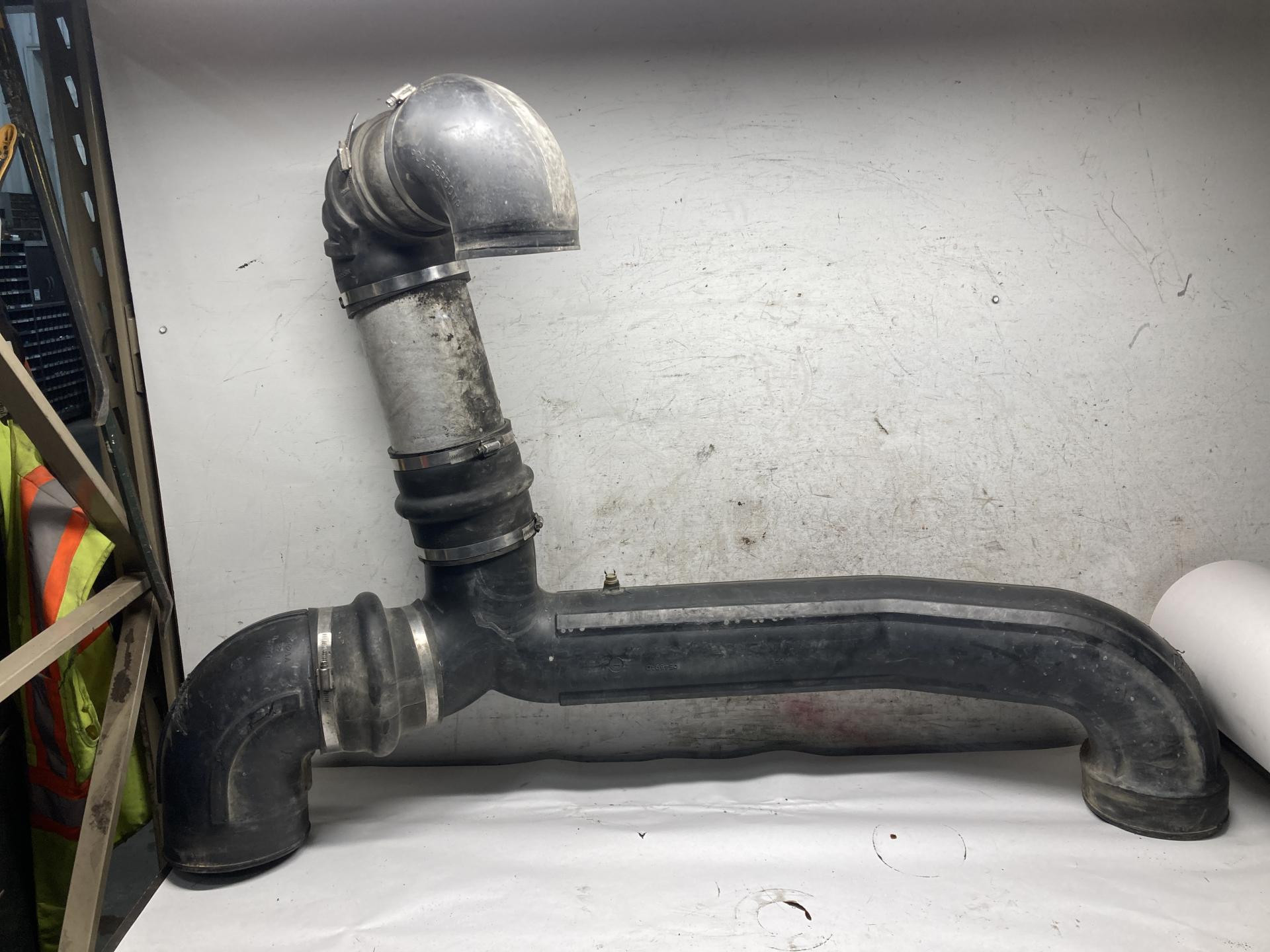 05-199992 | Peterbilt 379 Air Transfer Tube for Sale