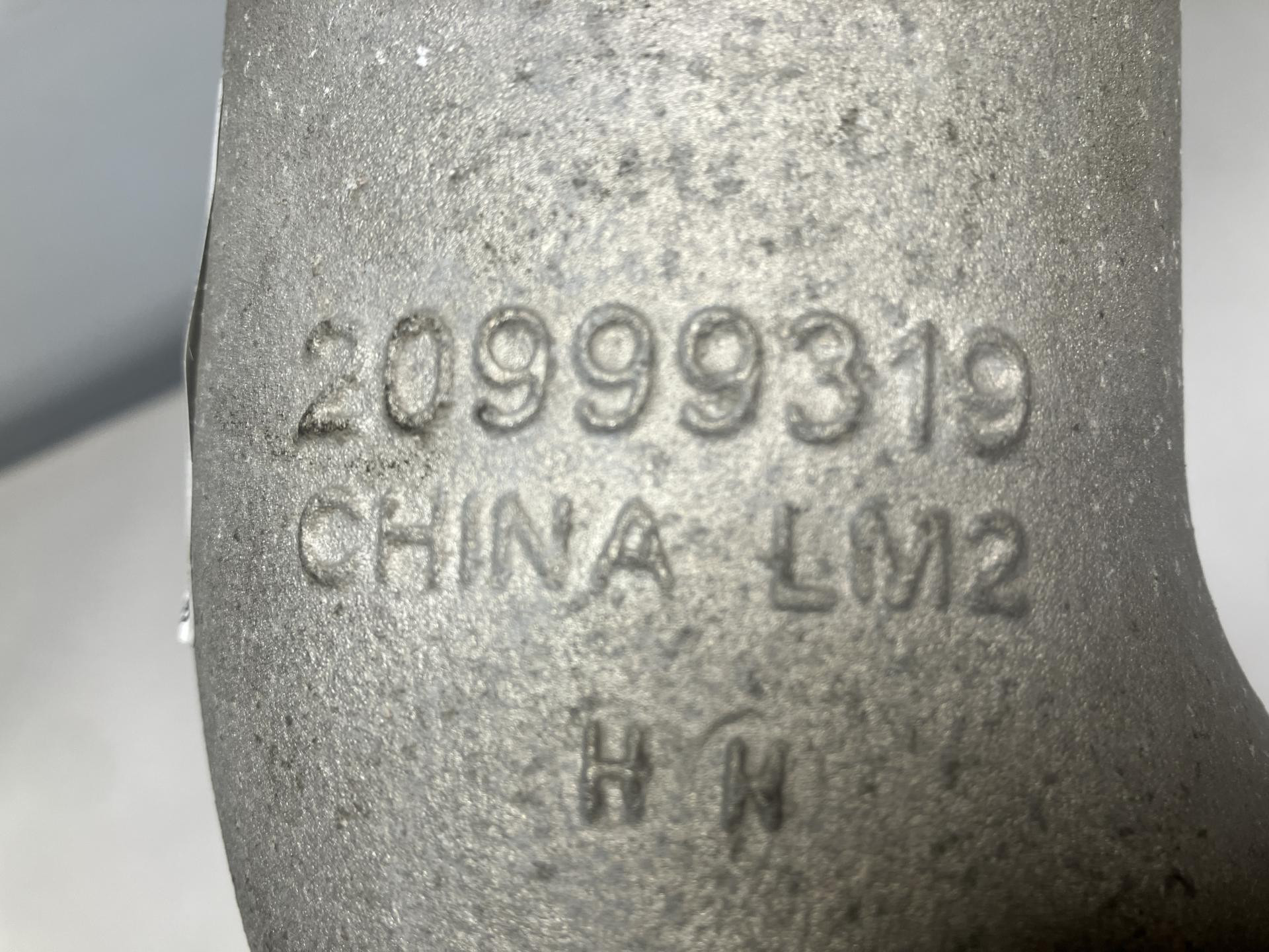 20999319 | Volvo VNR Air Transfer Tube for Sale