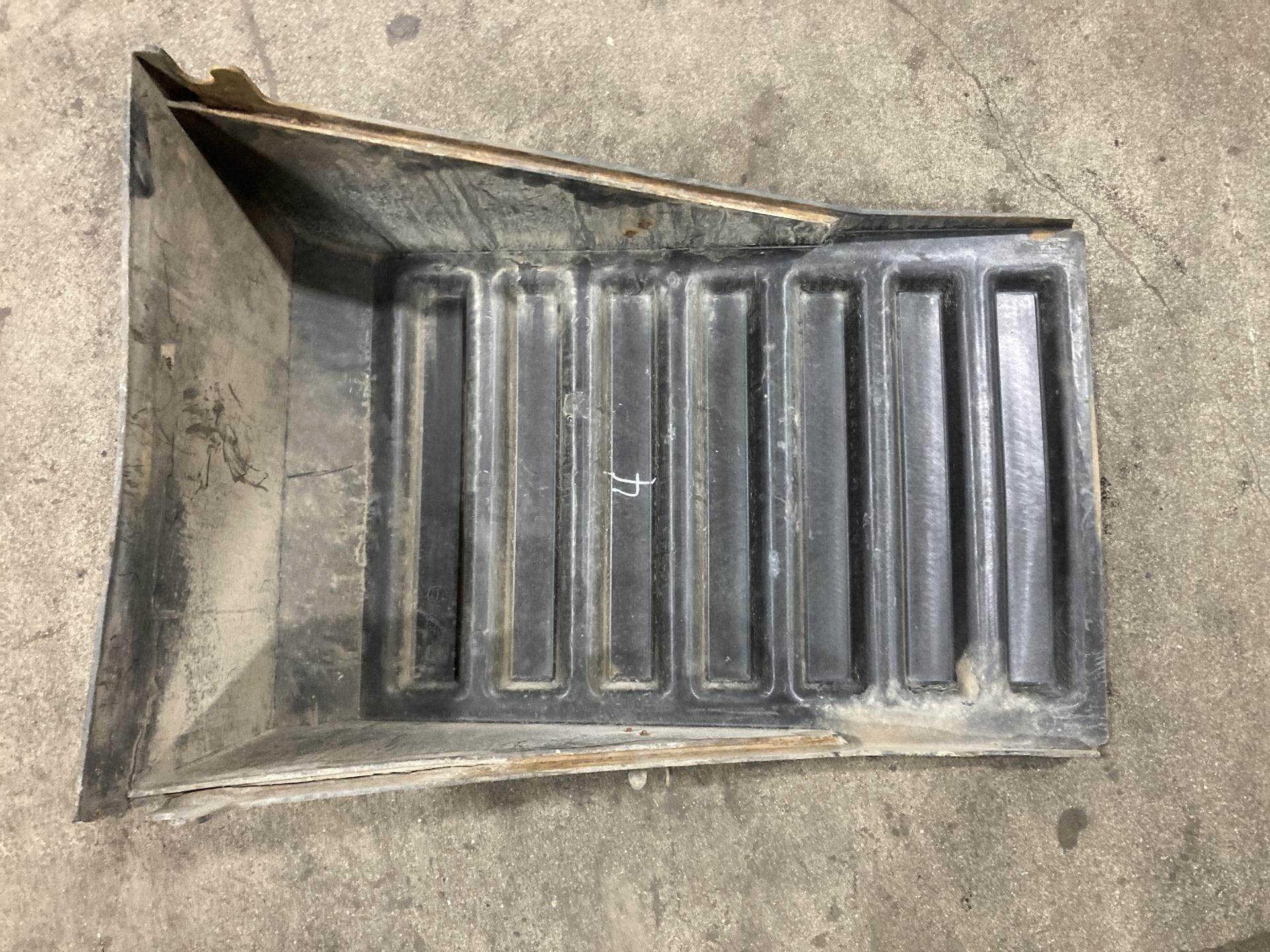 International 7400 Battery Box Cover for Sale