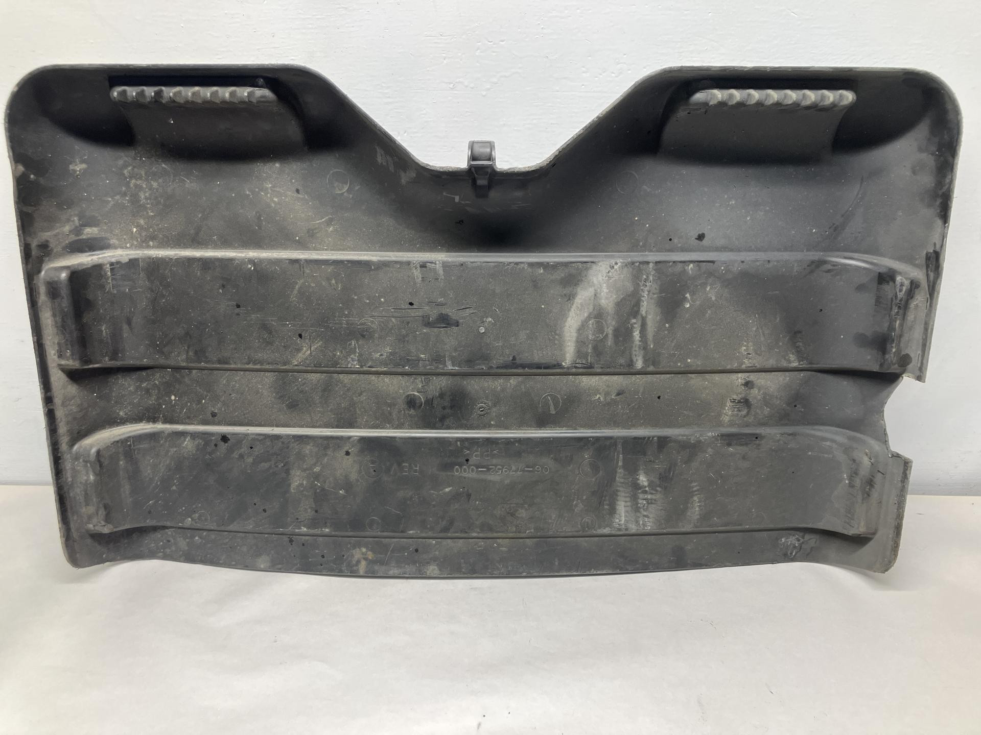 b*e様 SOUTH CLICK Freightliner CASCADIA Battery Box Cover for Sale