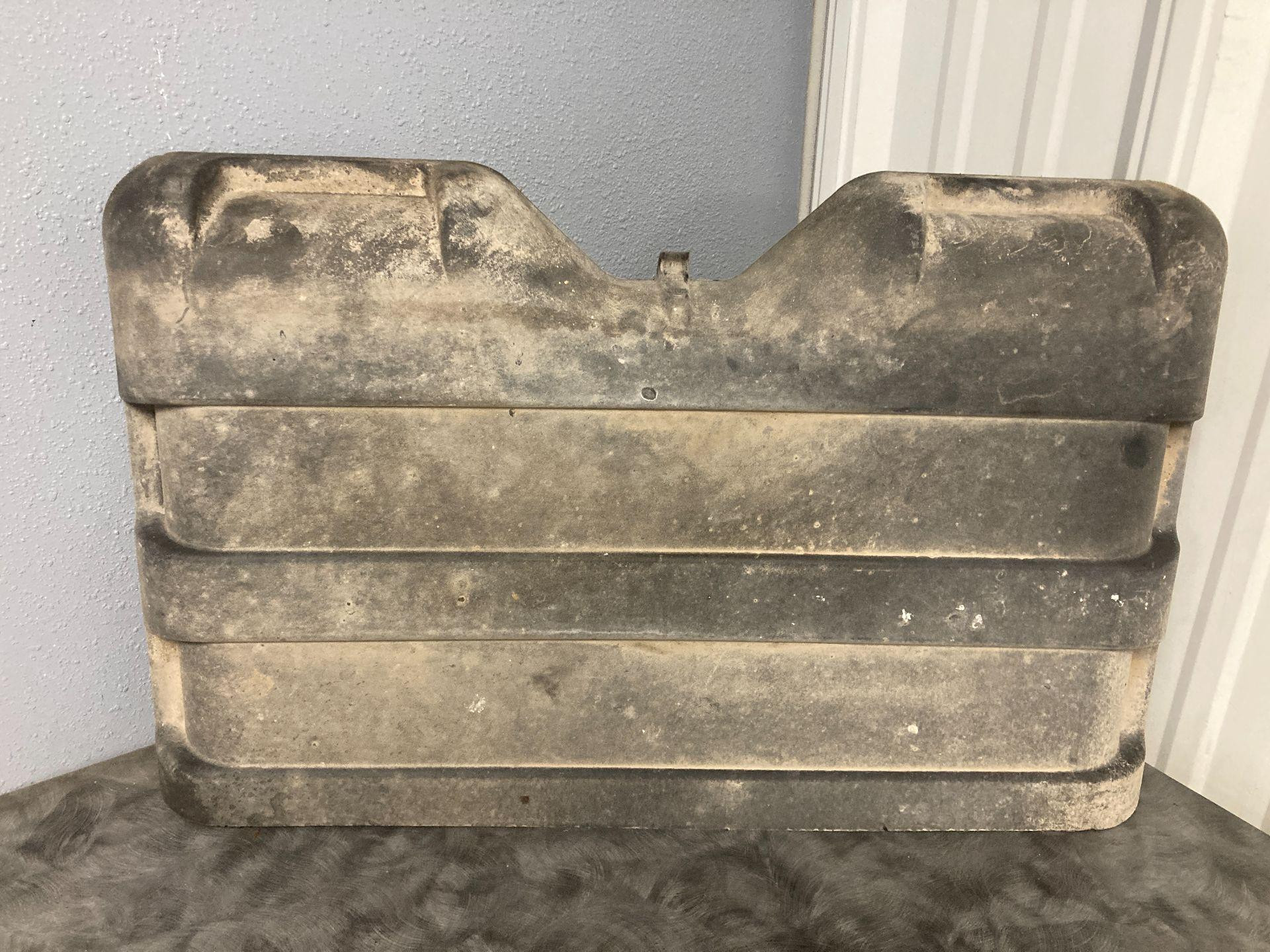 thumbnail image 2 of Battery Box Cover For Freightliner - Automann 564.46952 / 0677952000 06-77952-000 2 of 6
