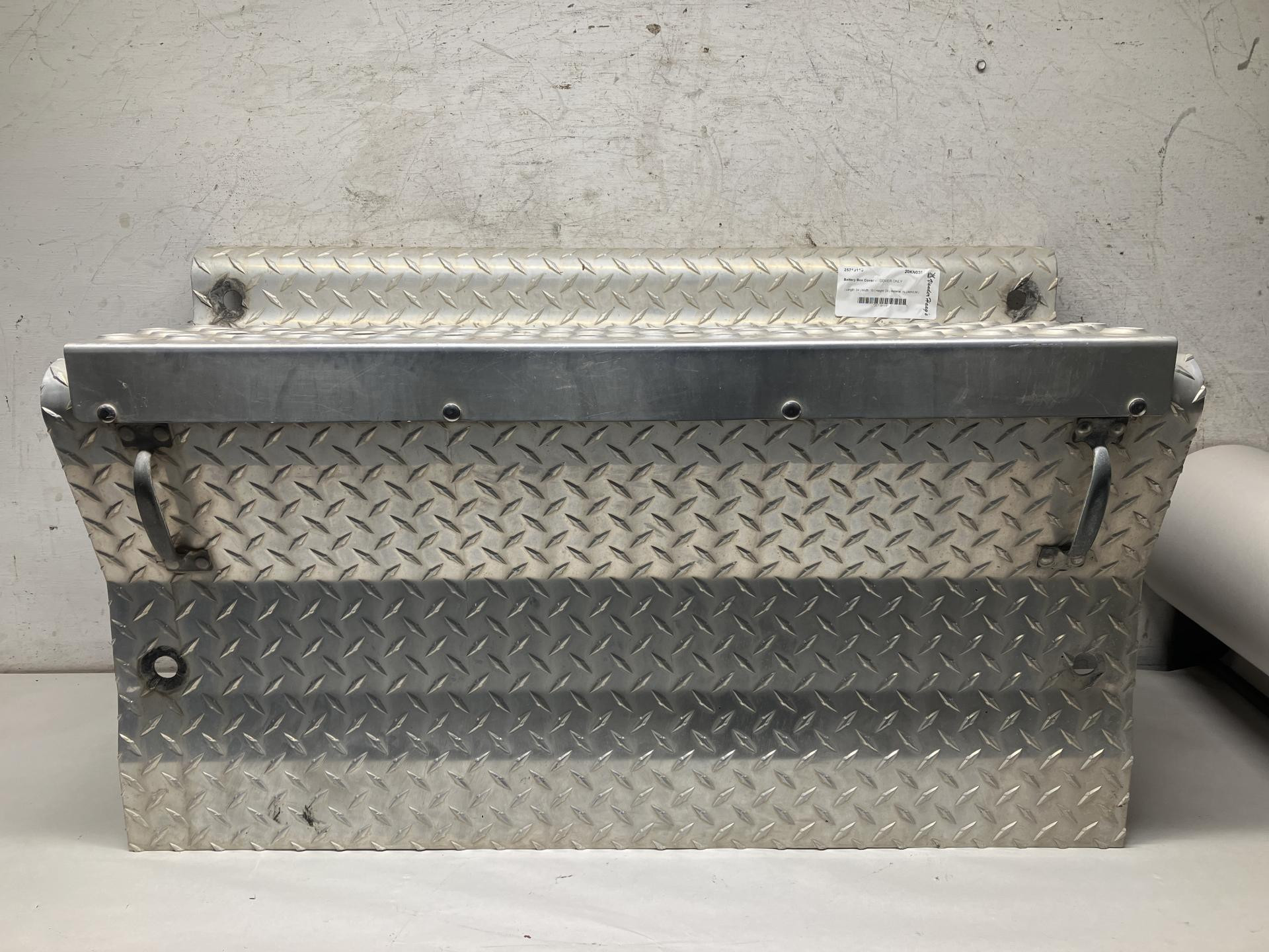 N22-1057-1 | Kenworth T880 Battery Box Cover for Sale