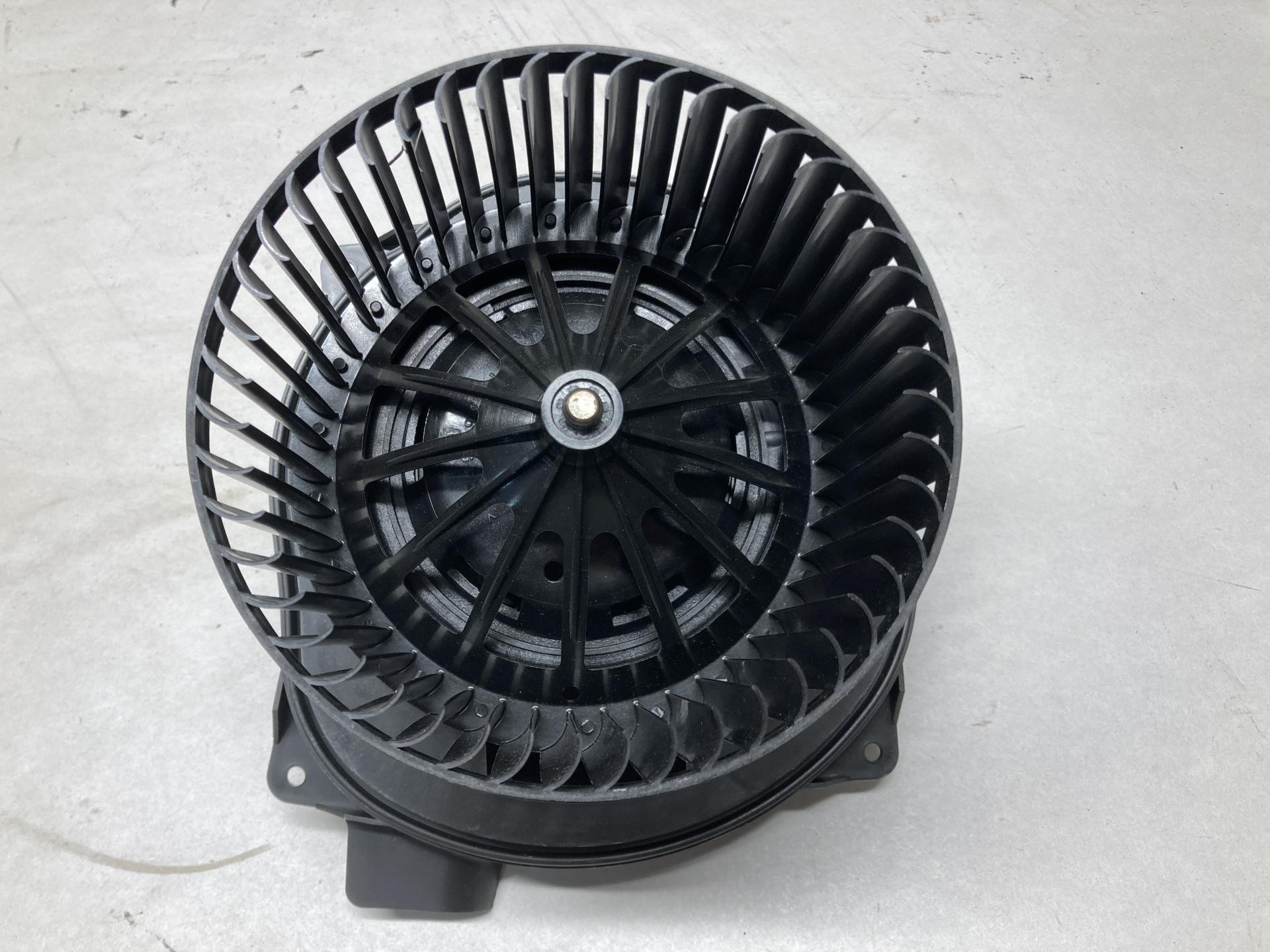 P3086001 Volvo VNL Blower Motor (HVAC) for Sale