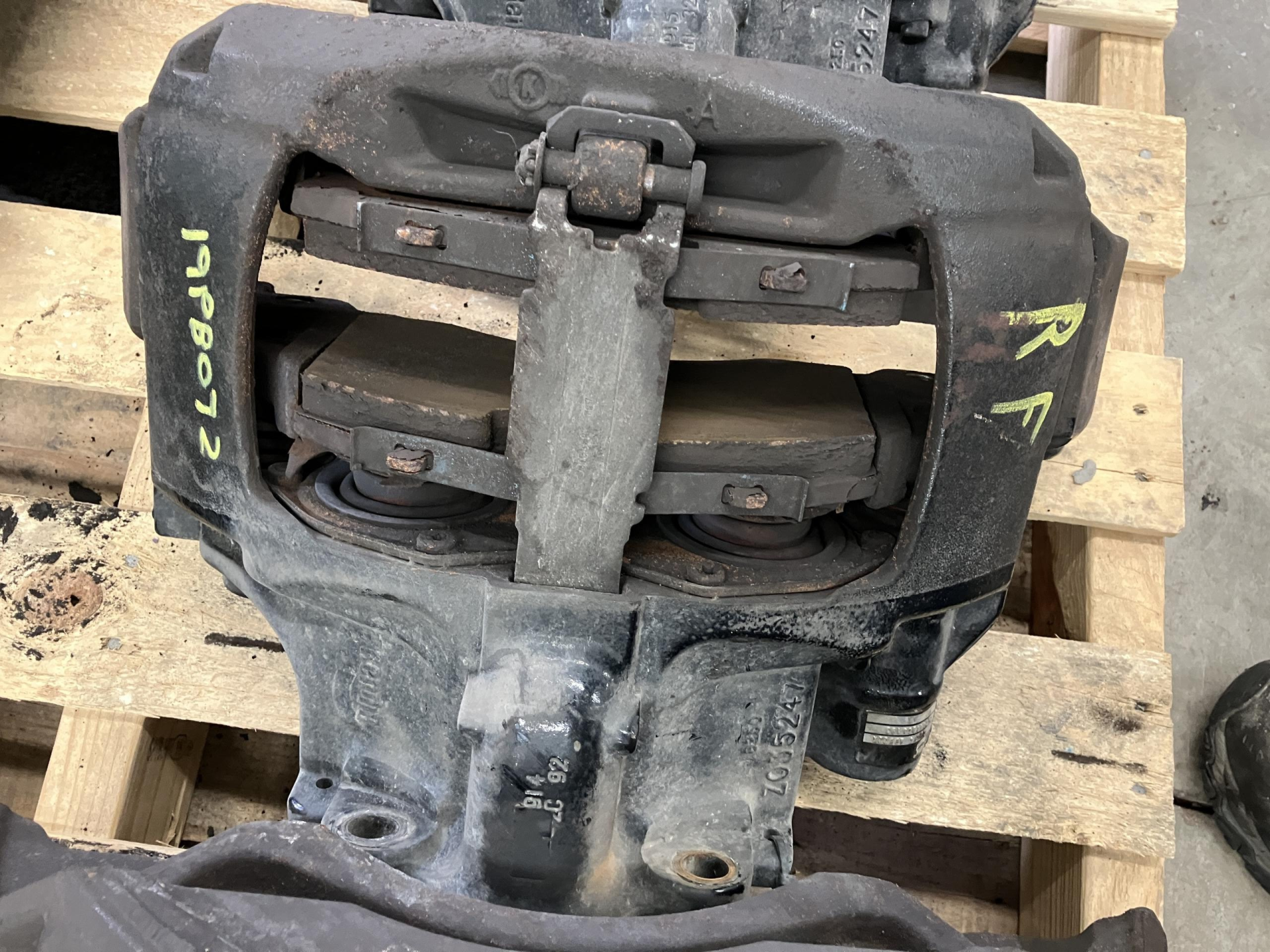 Peterbilt 579 Caliper for Sale