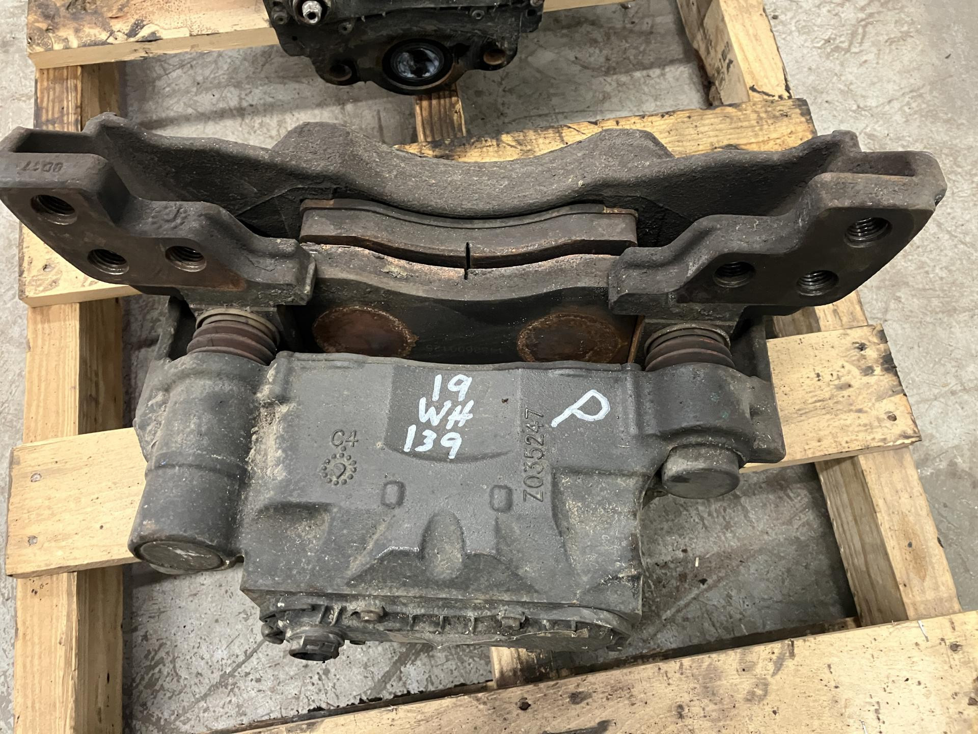 Z035247 | Freightliner CASCADIA Caliper for Sale