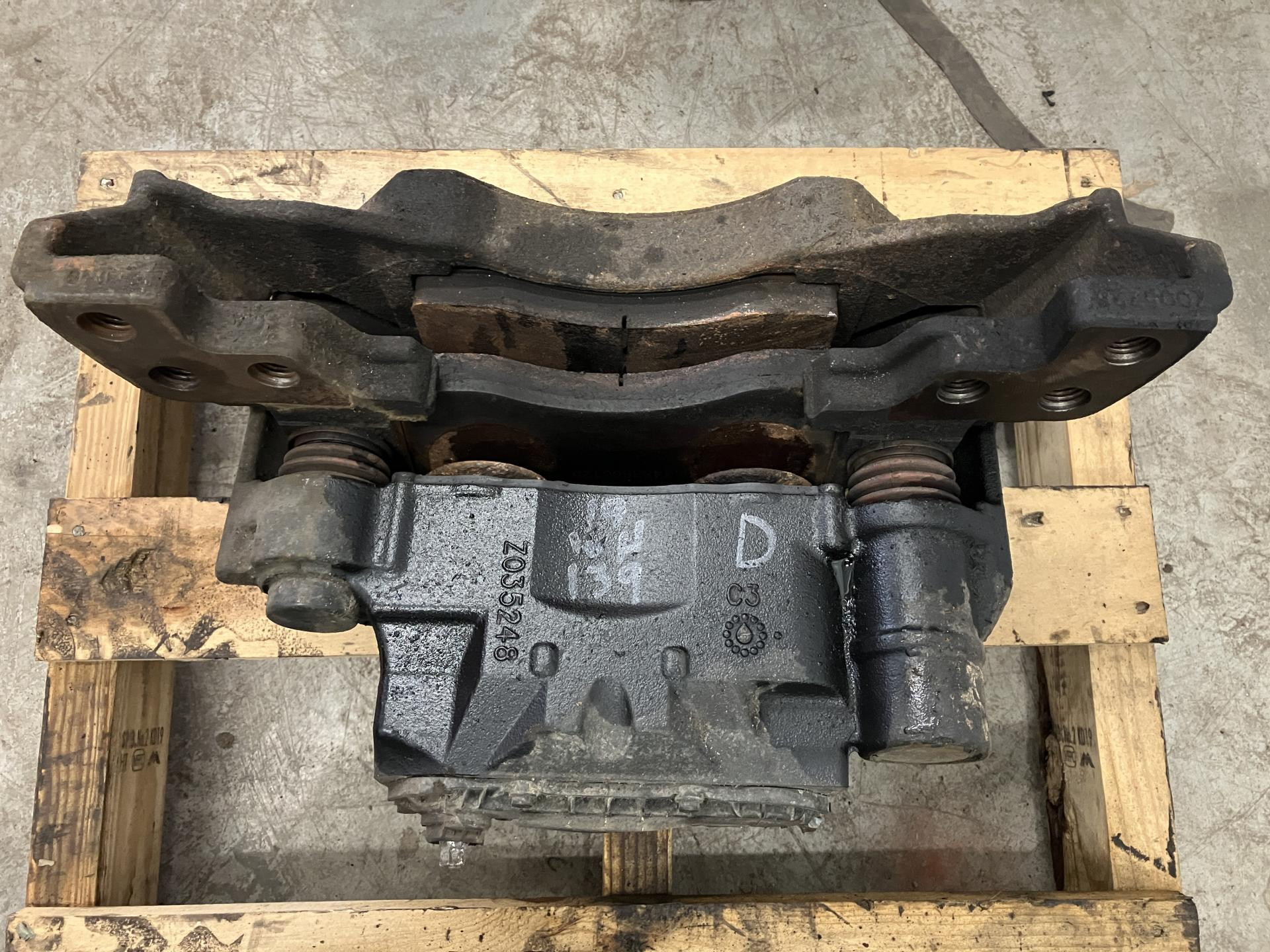 Z035248 | Freightliner CASCADIA Caliper for Sale