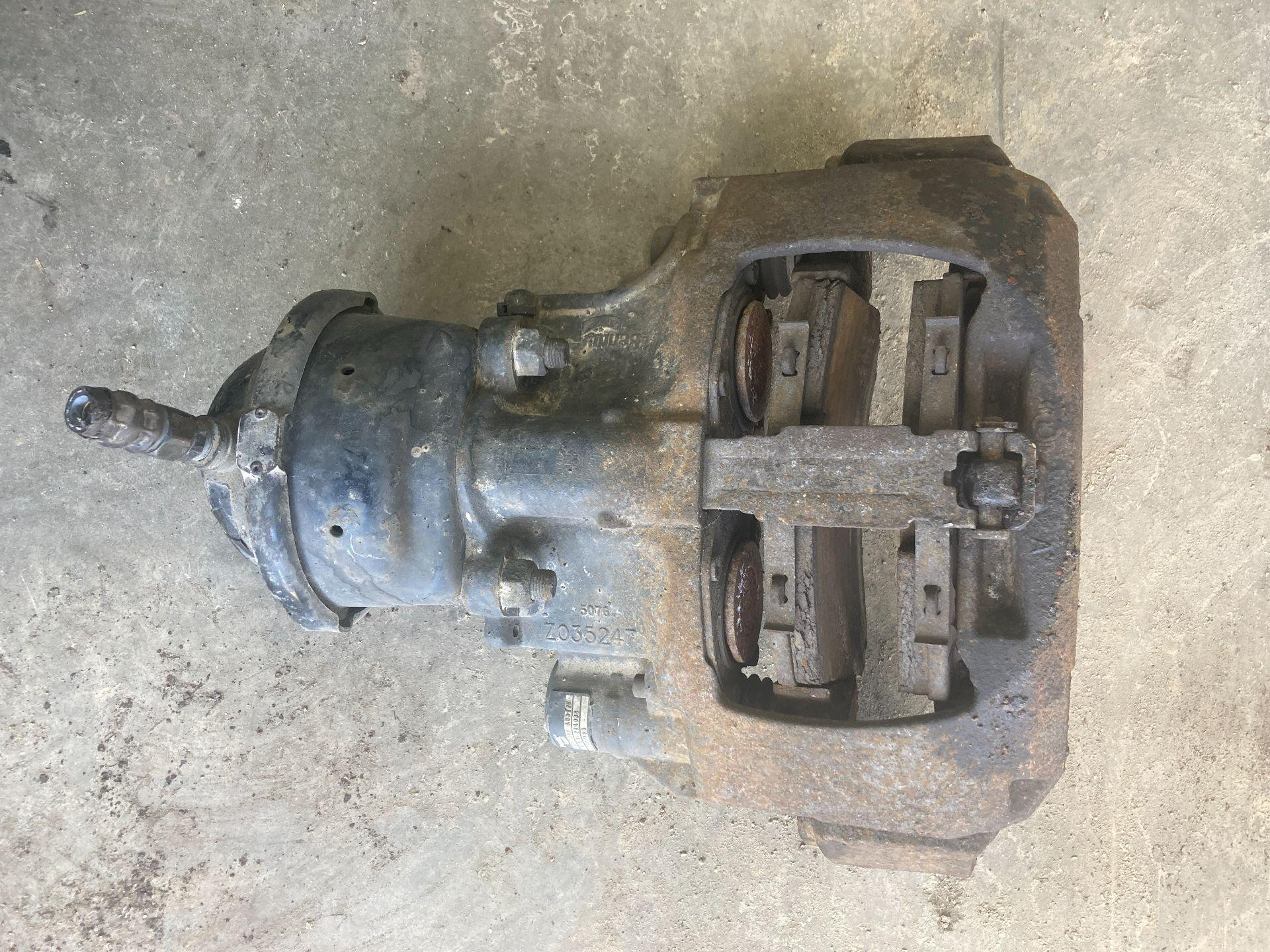Z035247 | Mack CXU613 Caliper for Sale