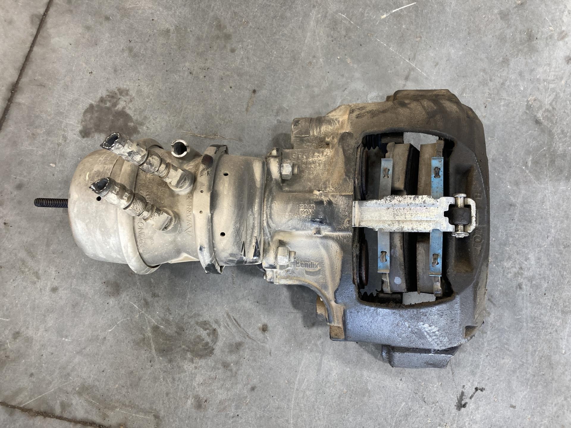 Z035248 | Volvo VNL Caliper for Sale