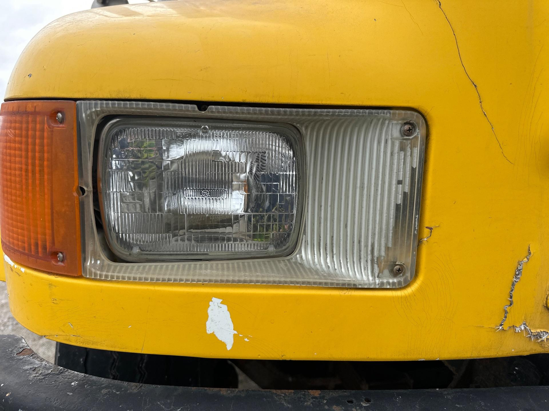 4900 International International 4900 Truck Headlight & Binker