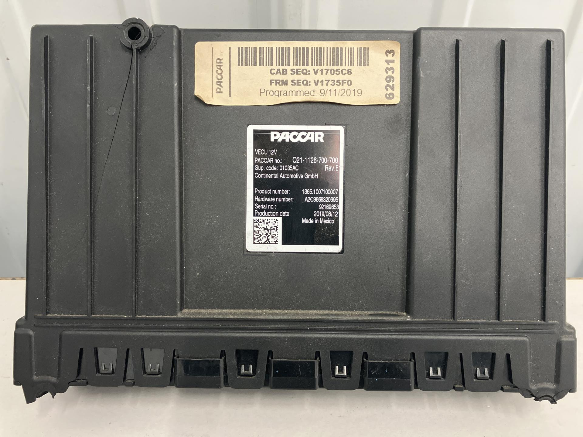 Q21-1126-700-700 | Peterbilt 579 Cab Control Module CECU for