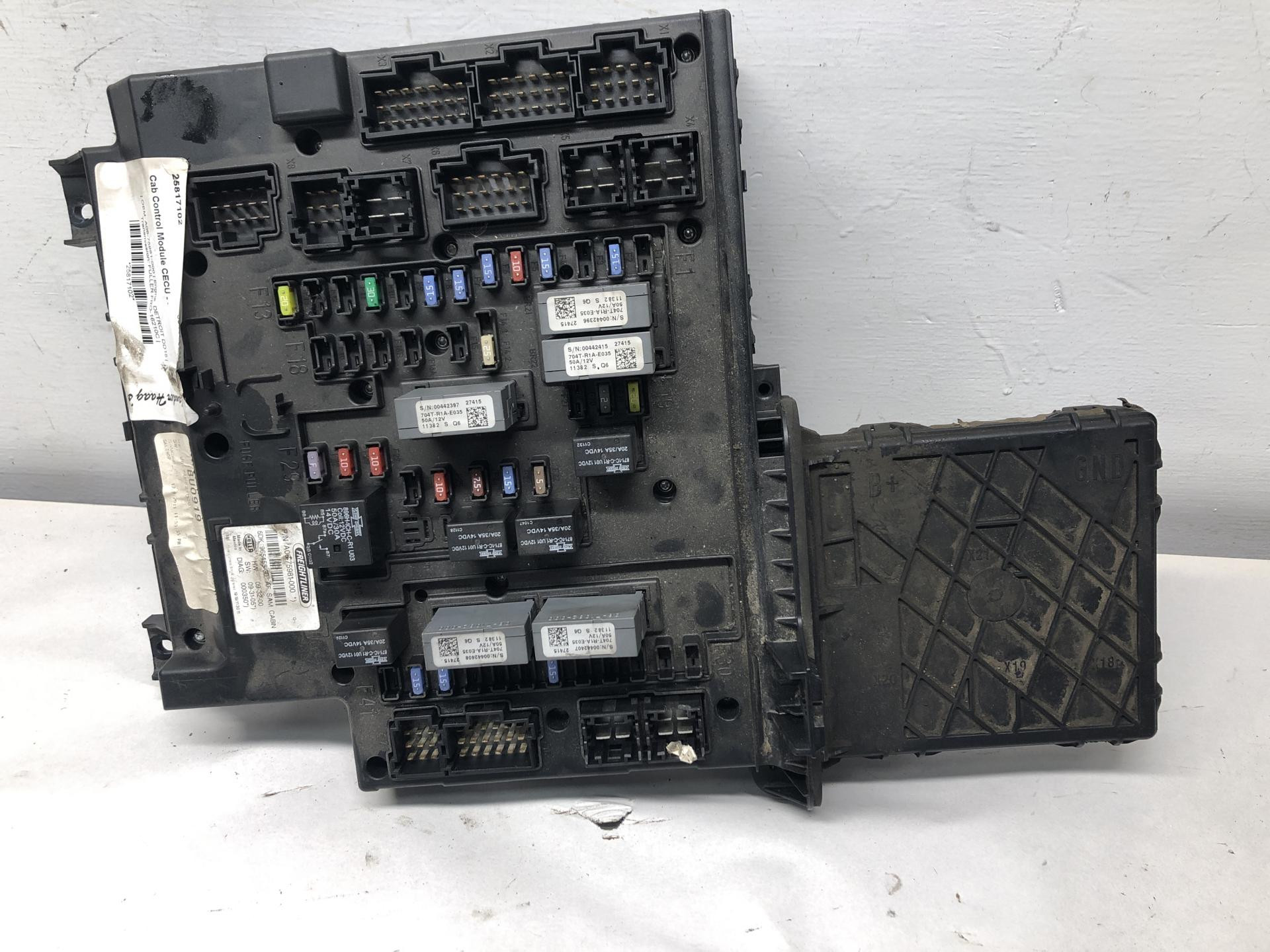 aruco15冊 Q27-6040-1401 | Peterbilt 579 Brake Control Module (ABS) for