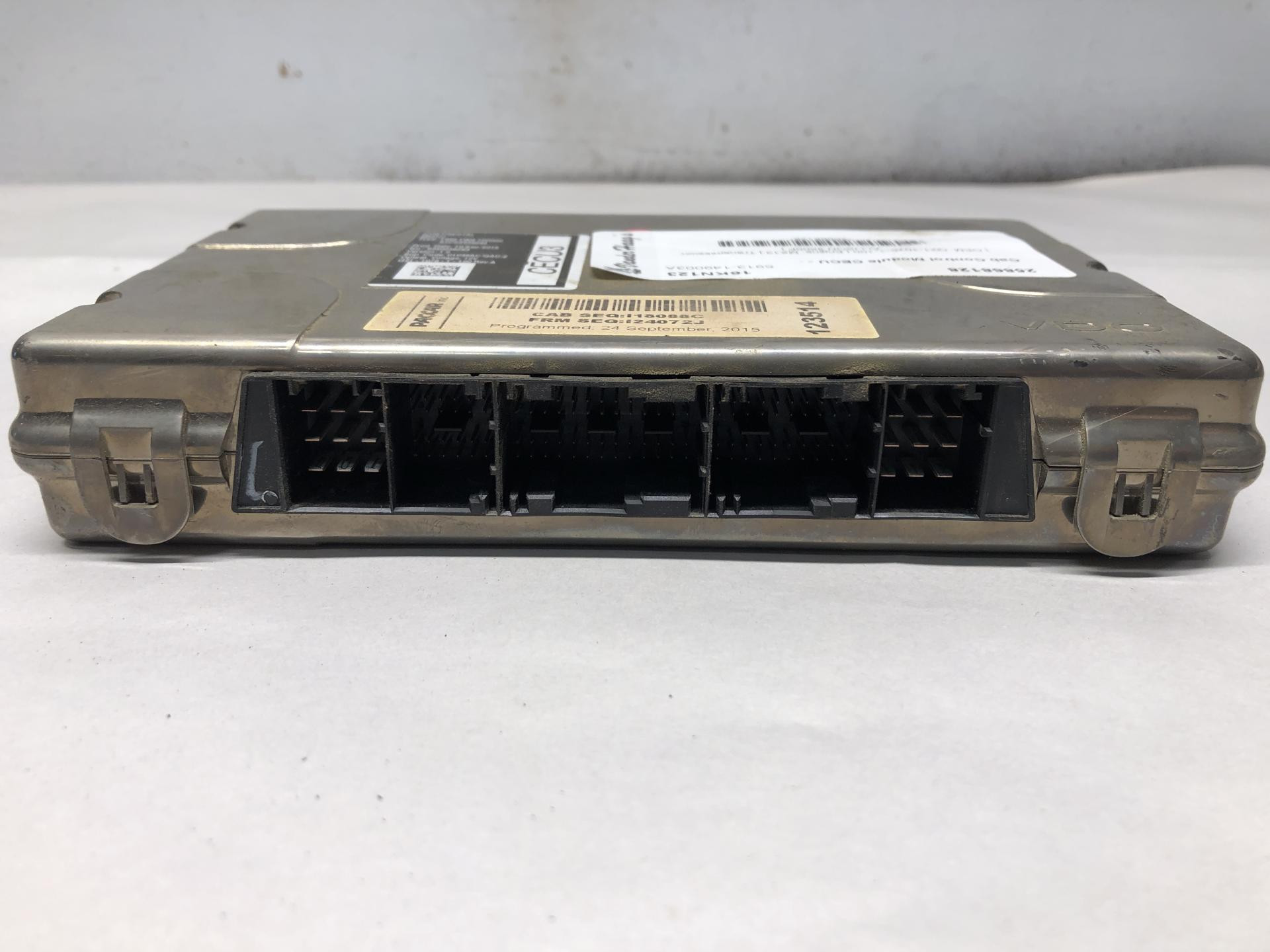 Q21-1076-1-100 | Kenworth T880 Cab Control Module CECU for Sale