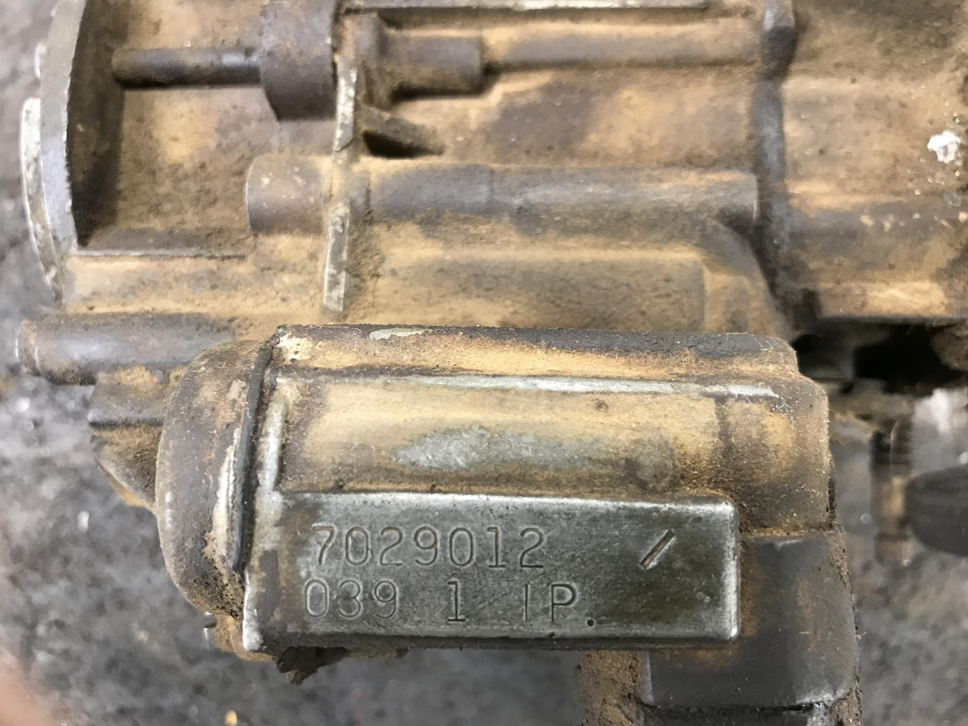 7029012 | GM 292 Engine Carburetor for Sale