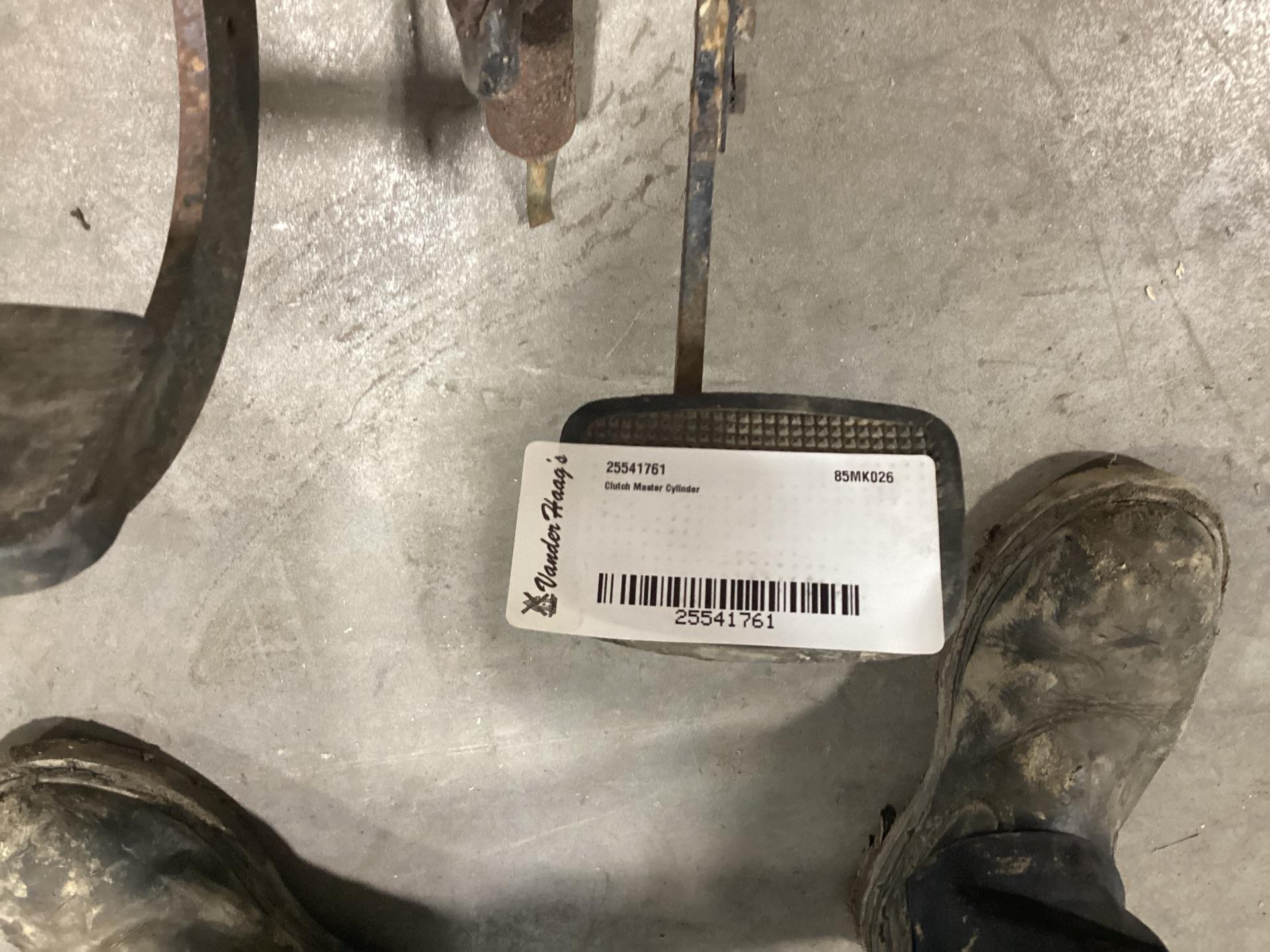 23920851 Mack MS MIDLINER Clutch Master Cylinder for Sale