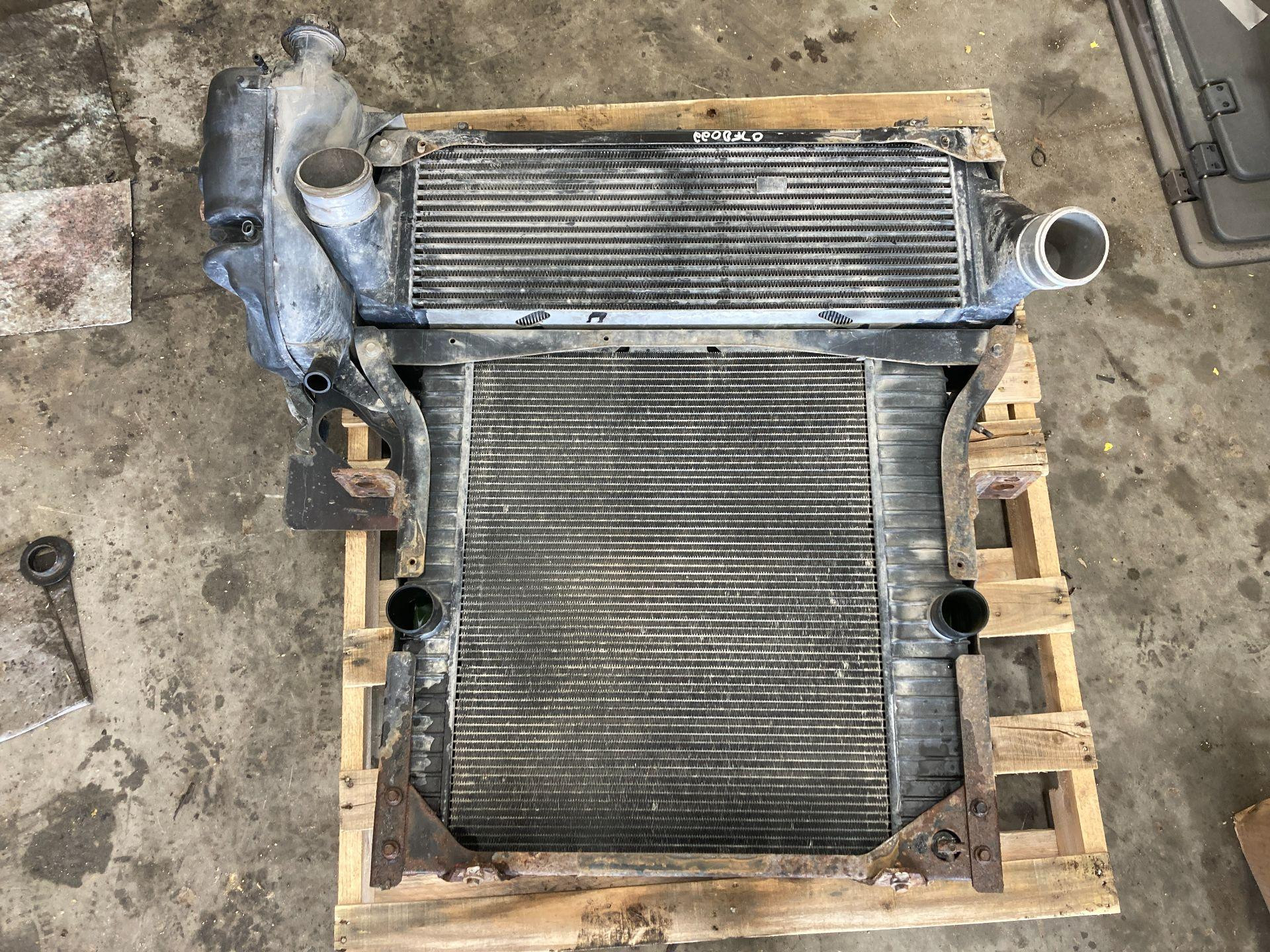 F8BFC811 | Ford F650 Cooling Assy. (Rad., Cond., ATAAC) for Sale
