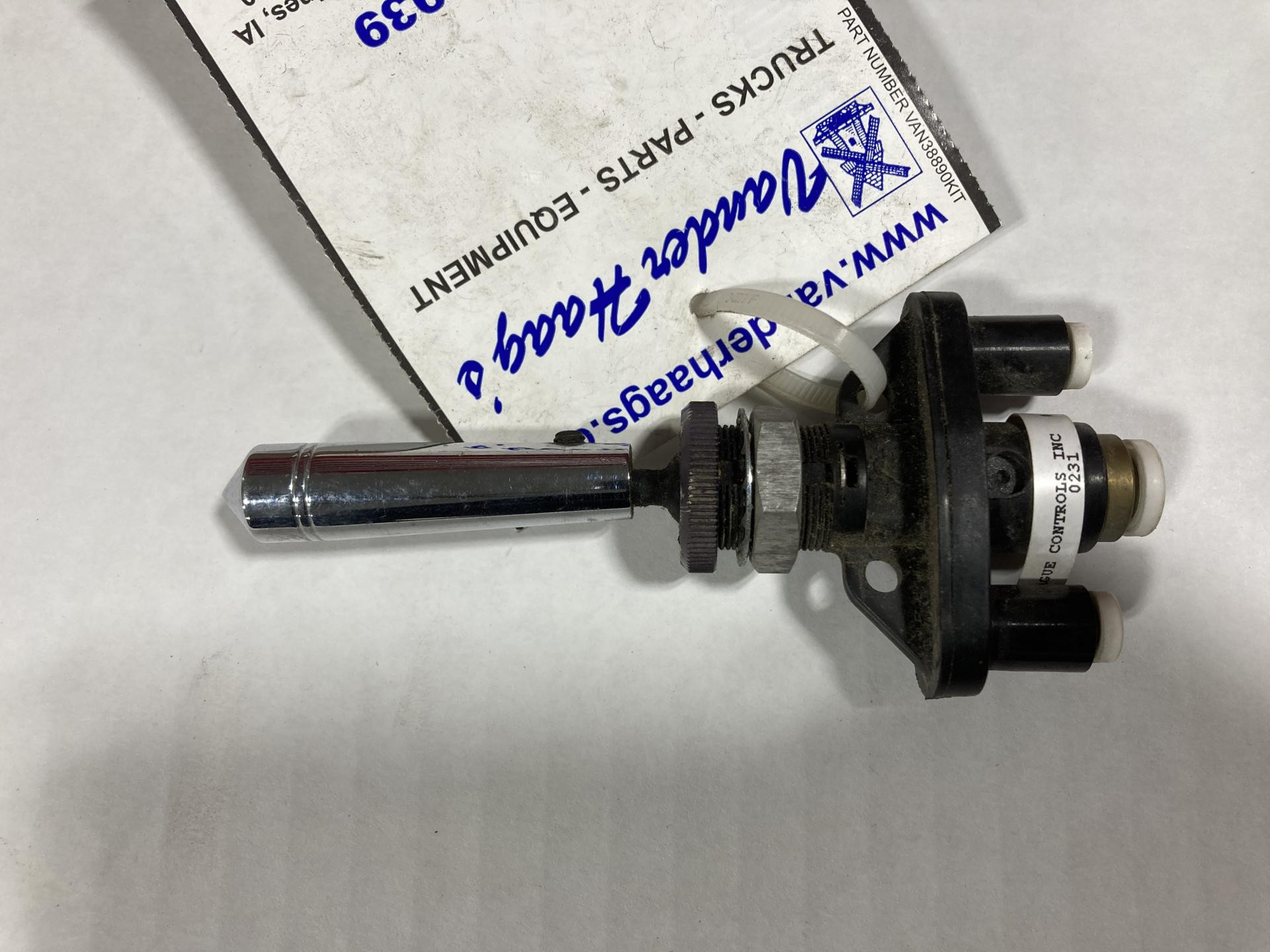 Peterbilt 379 Dash/Console Switch for Sale