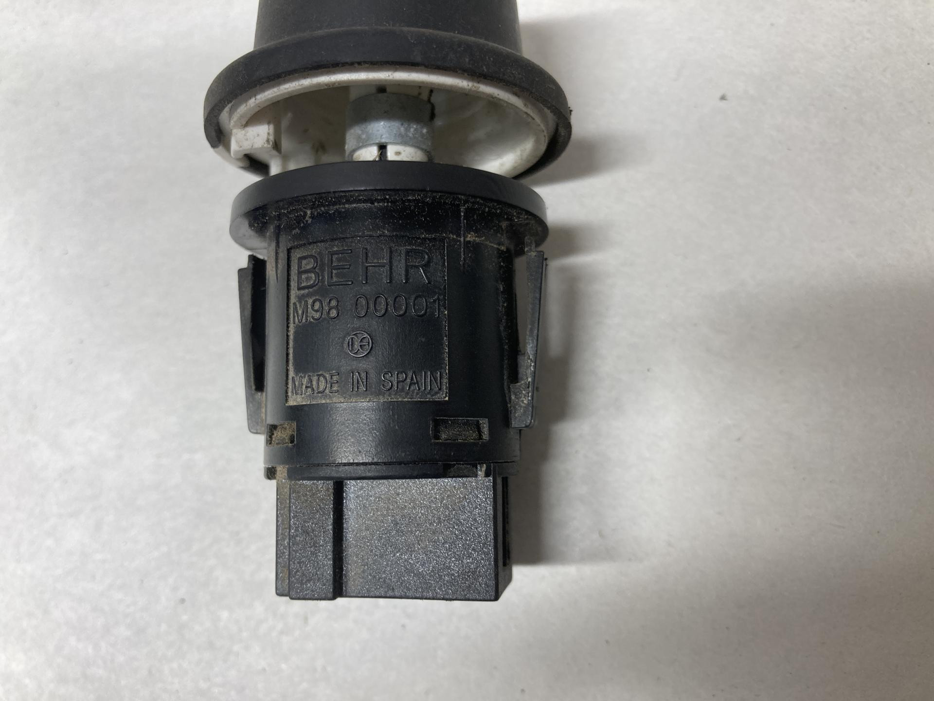 M98-00001 | Peterbilt 579 Dash/Console Switch for Sale