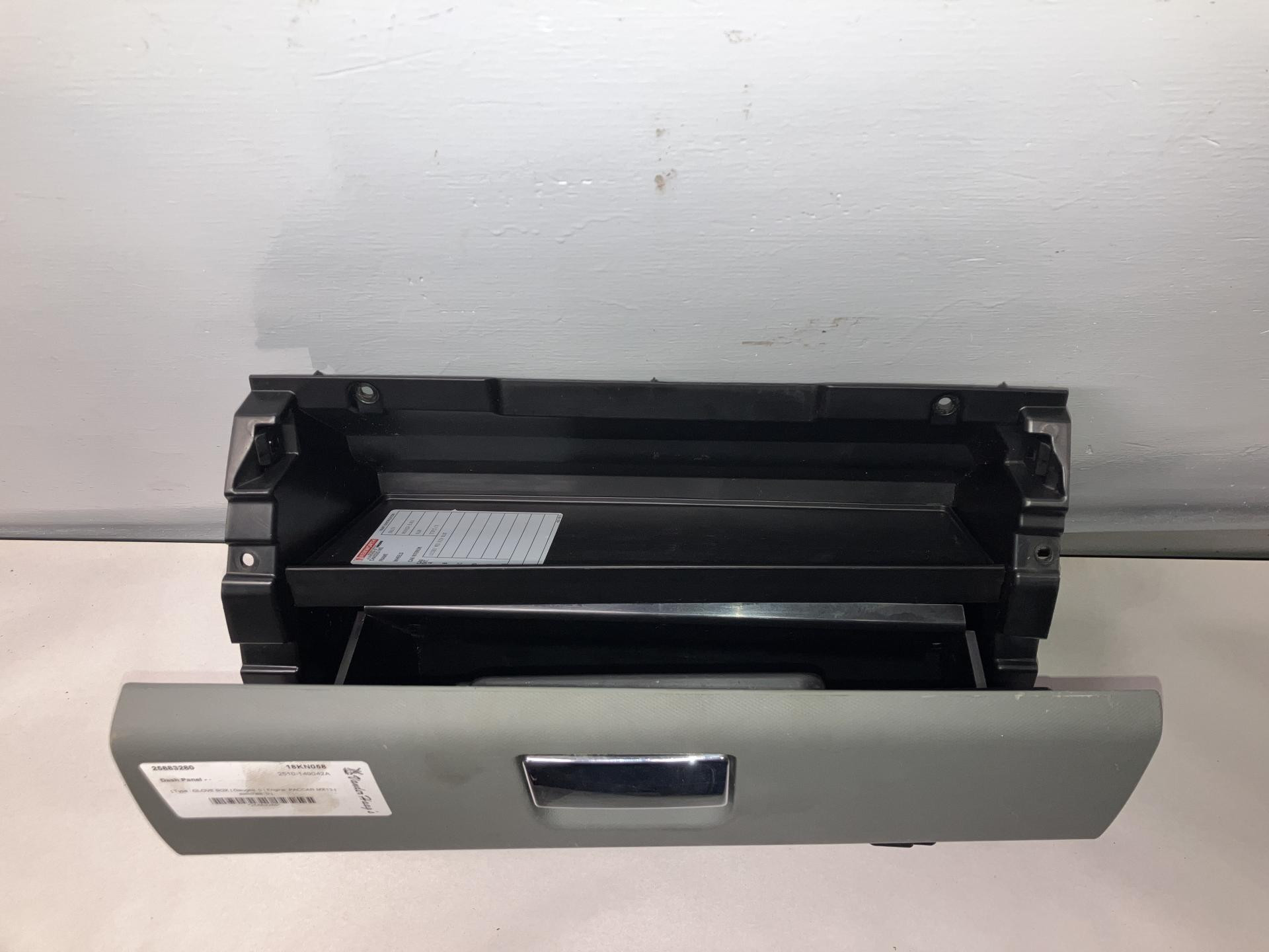 it-pm-oem-flex1 | Kenworth T680 Dash Panel for Sale