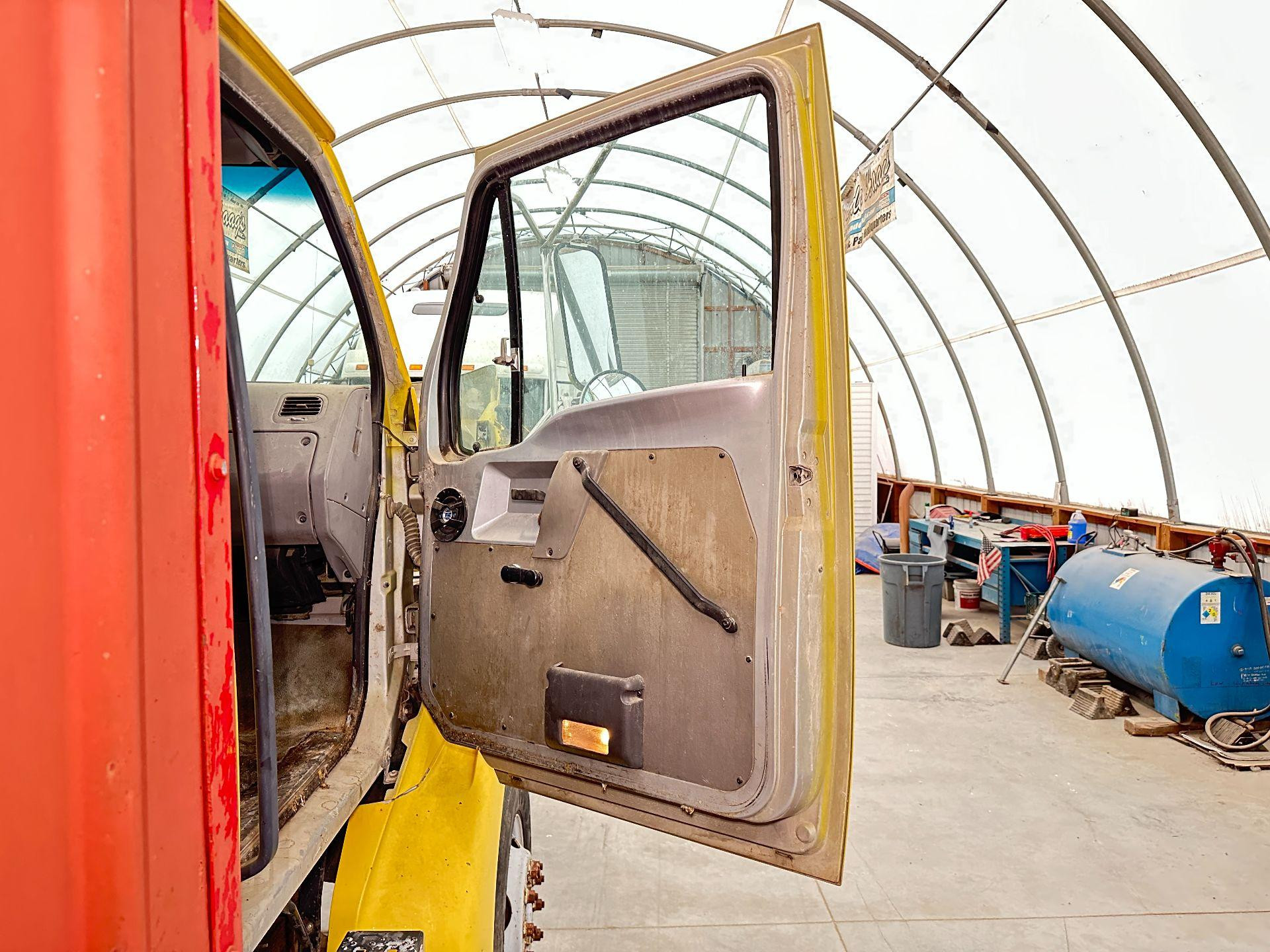 F6HT-8020205 | Ford L8501 Door for Sale