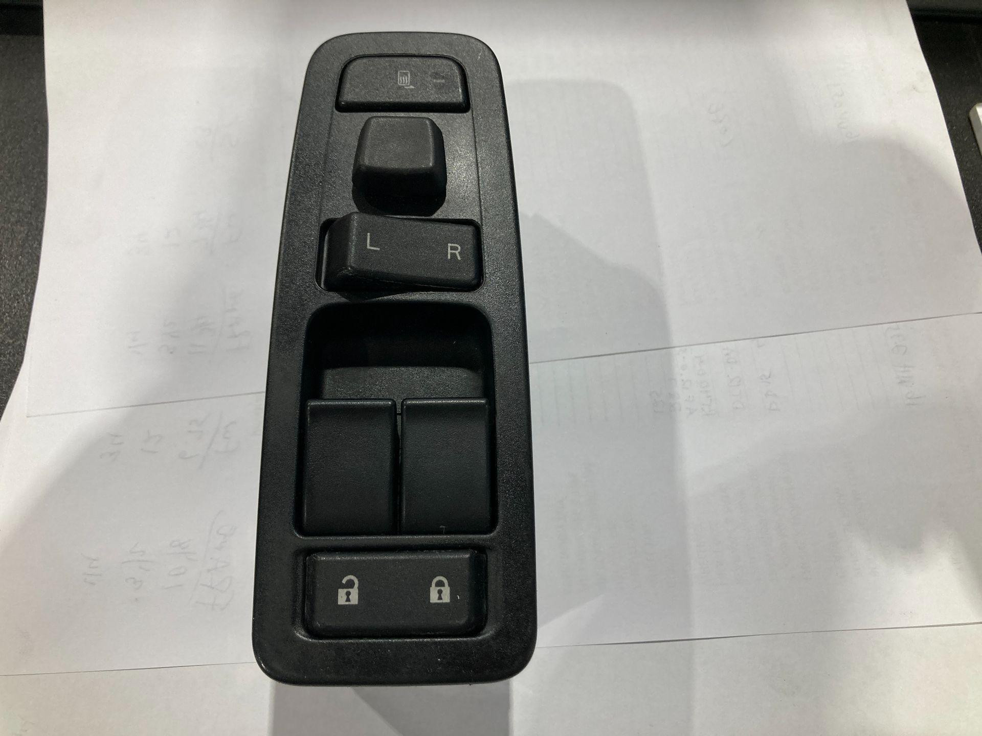 Q276001-1201 | Kenworth T680 Door Electrical Switch for Sale