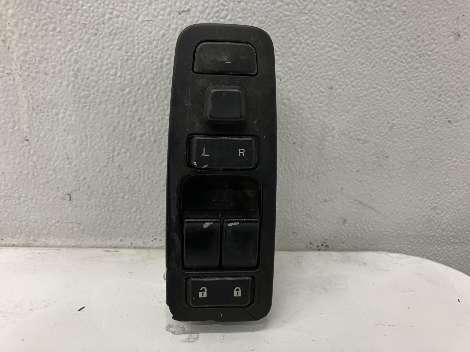 Q27-6092-1202 | Kenworth T680 Door Electrical Switch for Sale