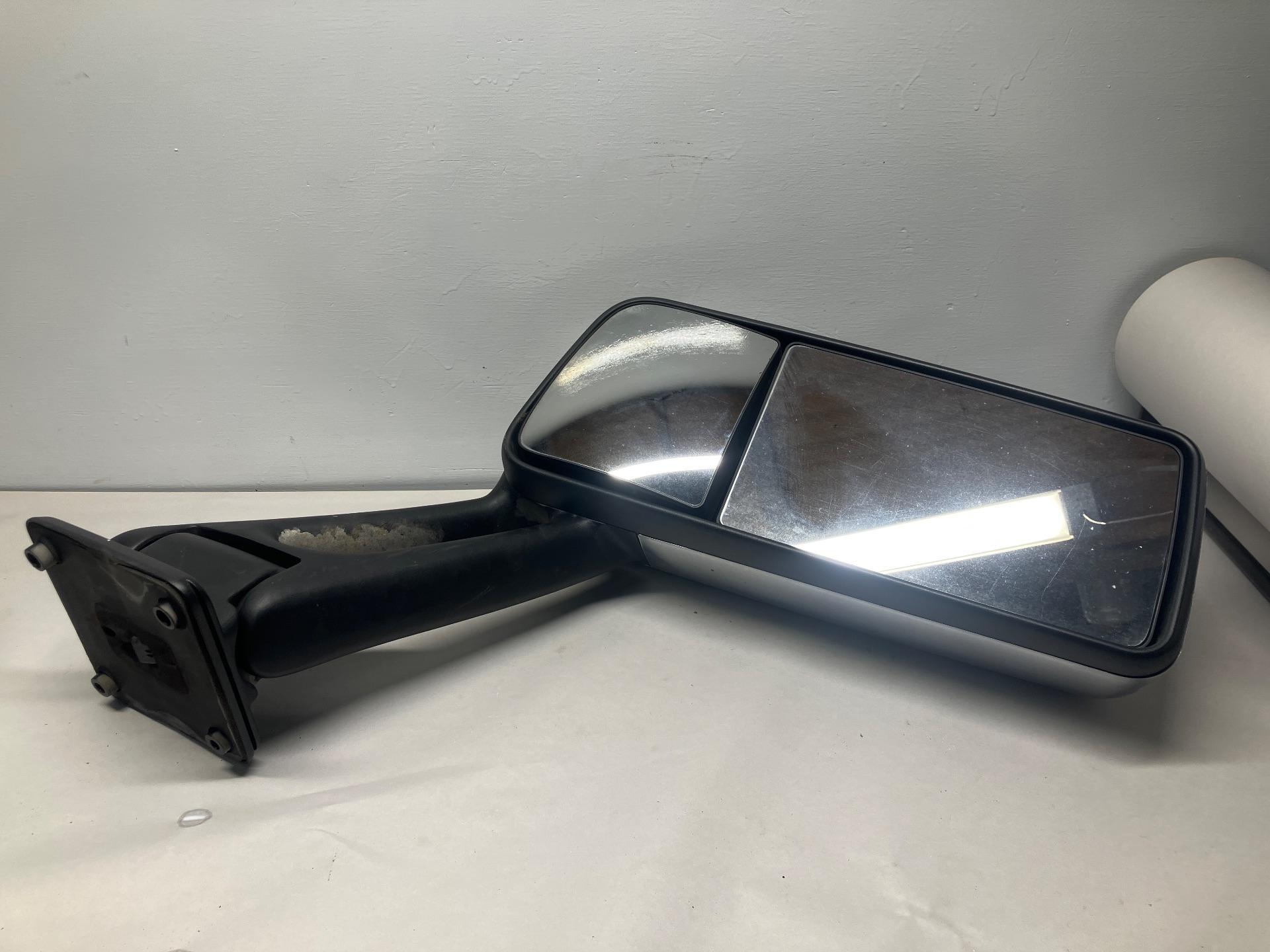 R596090220000 | Peterbilt 567 Door Mirror for Sale