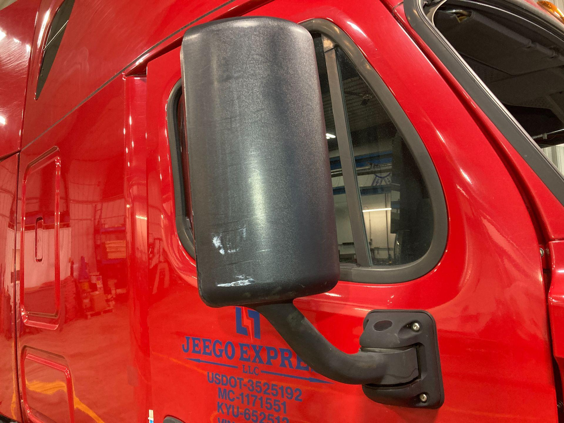 thumbnail image 2 of Upper Top Glass Heated Door Mirror For Freightliner Cascadia 2018-2022 2 of 4