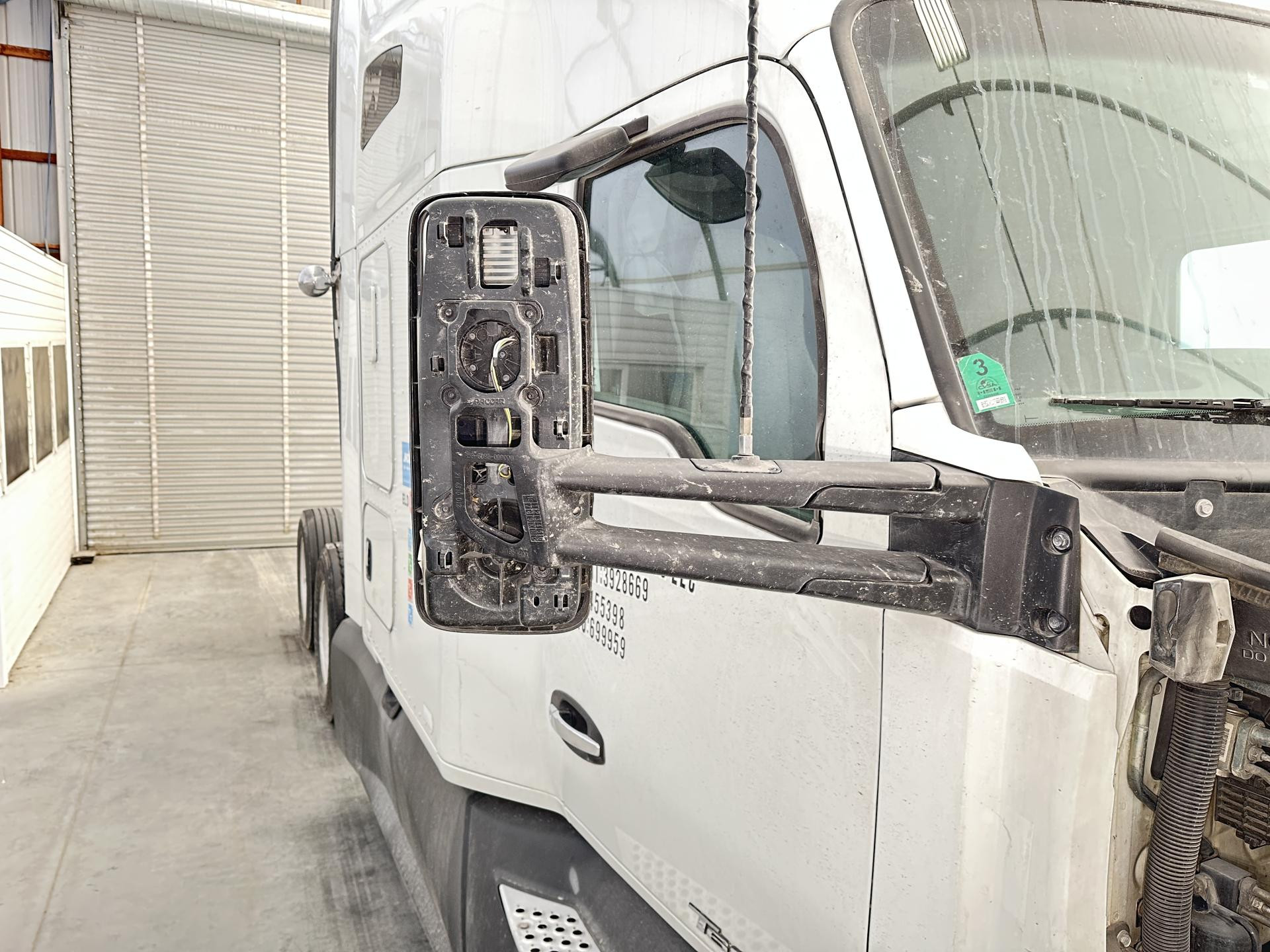 R59-6093-221000 | Kenworth T680 Door Mirror for Sale