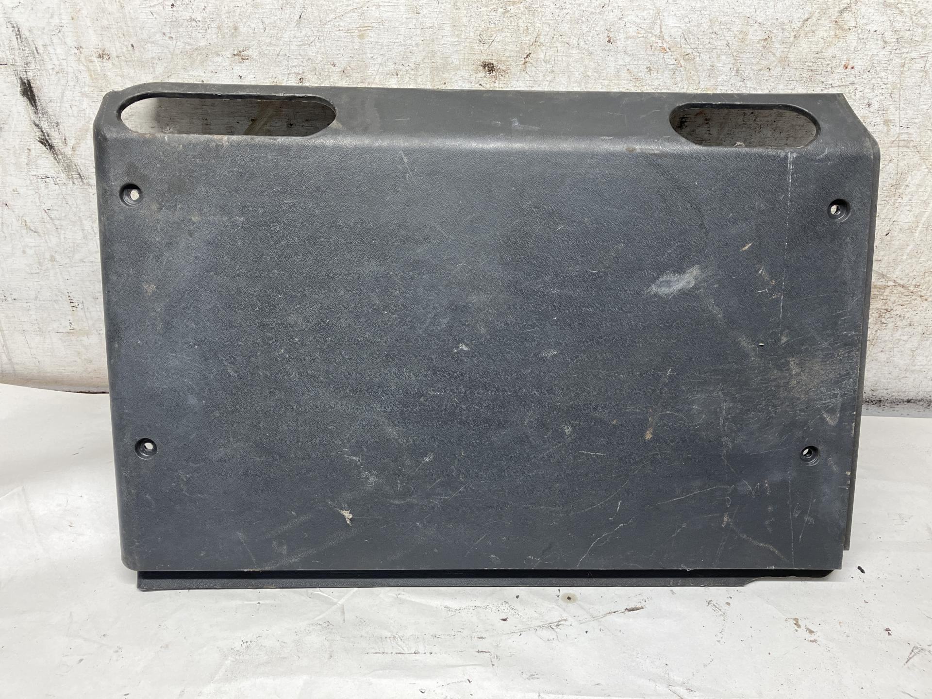 25111122 | Mack CXU613 Door, Misc Parts for Sale